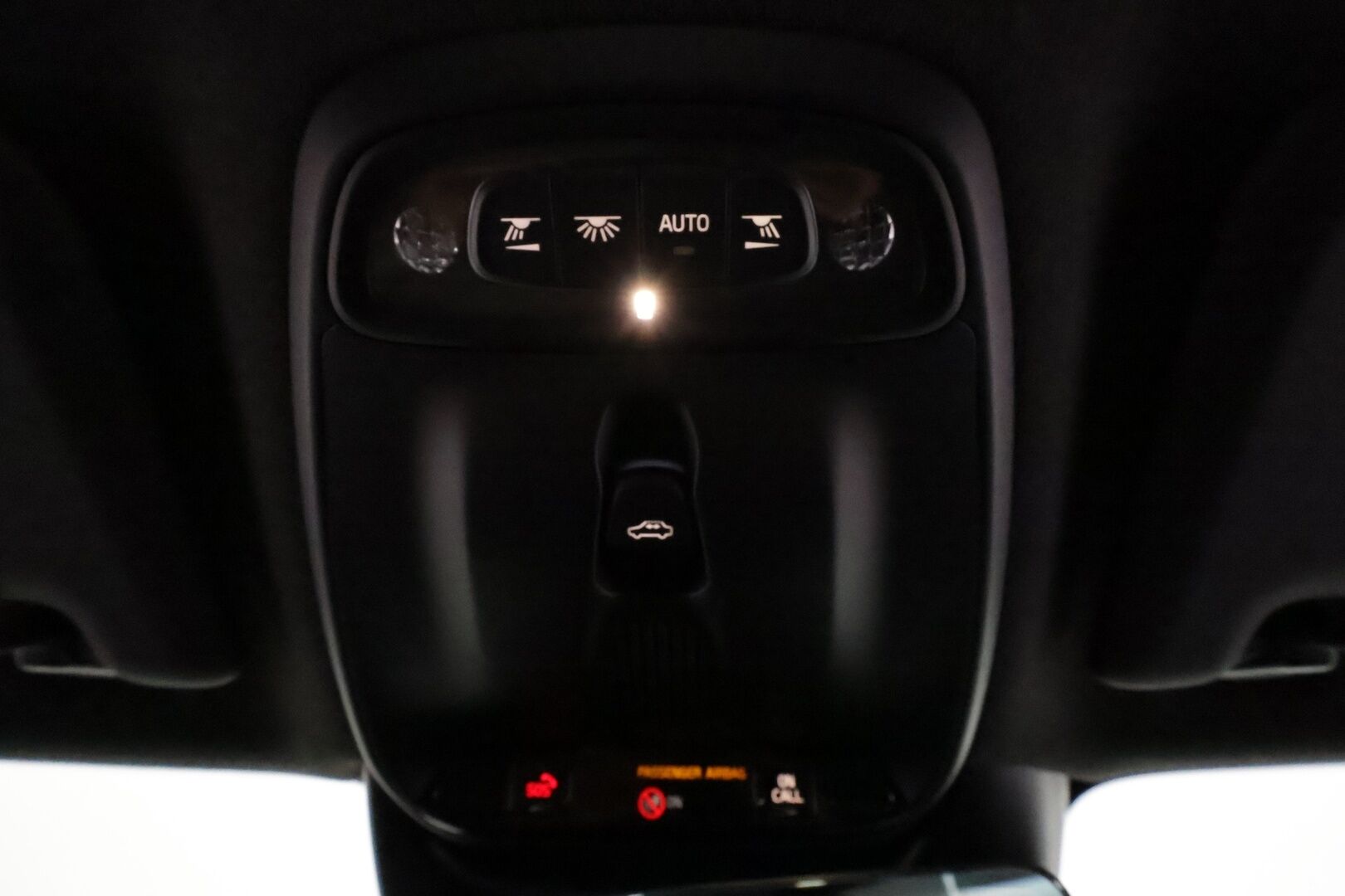 Volvo XC40 2021 T5 TwE Business R-Design aut **ACC / Full LED / 360° / H&K / Panorama / Muistipenkki / BLIS / Nahka-Alcantara / Webasto** - 3,99 % KORKOTARJOUS TÄHÄN AUTOON 14.9. ASTI! - Kahdet renkaat aluvanteilla / Merkkihuollettu