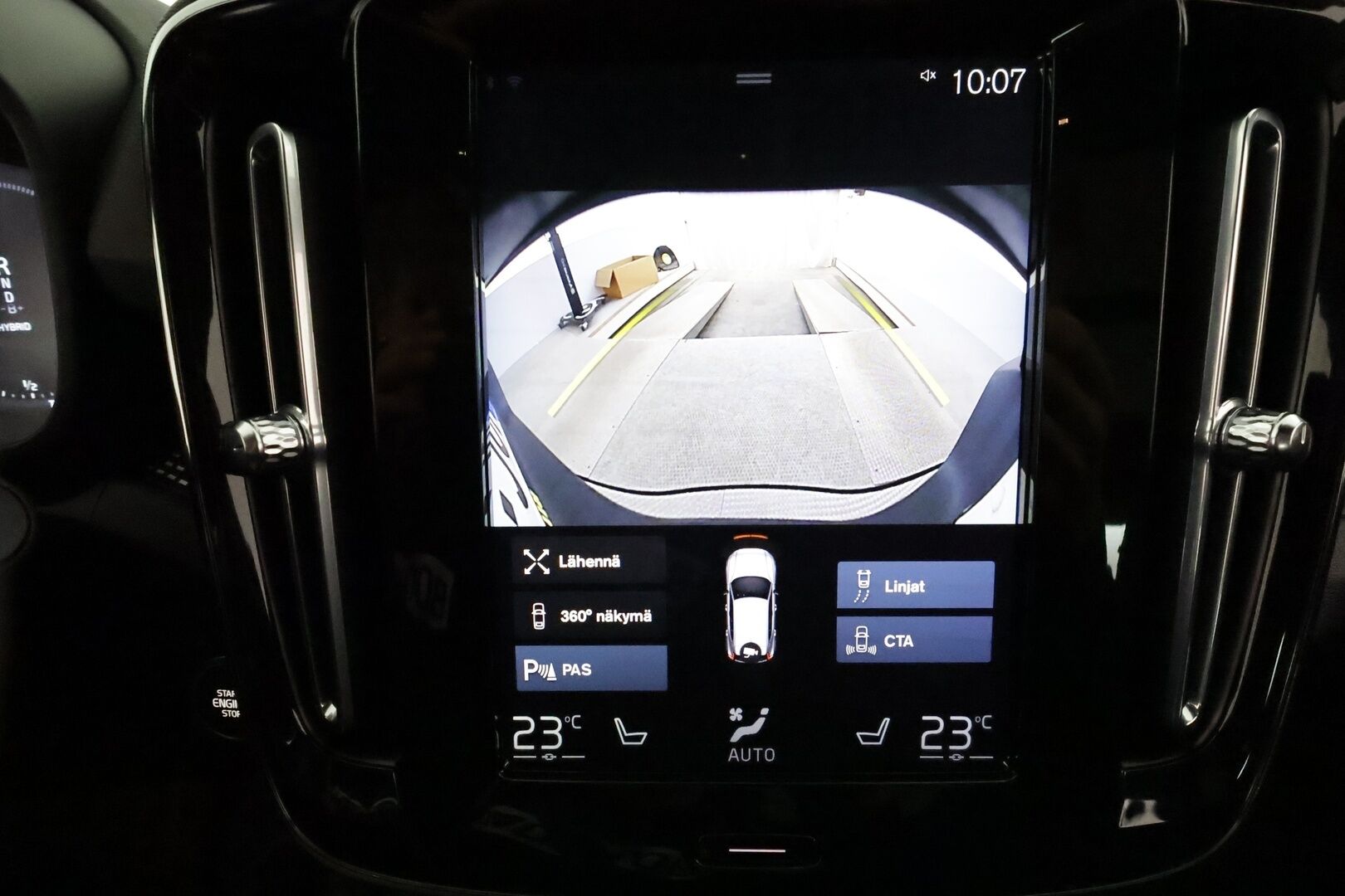 Volvo XC40 2021 T5 TwE Business R-Design aut **ACC / Full LED / 360° / H&K / Panorama / Muistipenkki / BLIS / Nahka-Alcantara / Webasto** - 3,99 % KORKOTARJOUS TÄHÄN AUTOON 14.9. ASTI! - Kahdet renkaat aluvanteilla / Merkkihuollettu