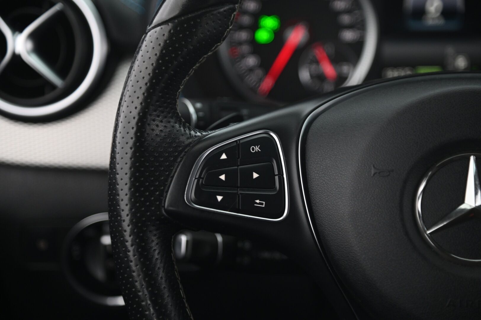 Mercedes-Benz B 2017 36kWh, Electric Drive 250 e * Peruutuskamera  / Nahkapenkit / Vakkari