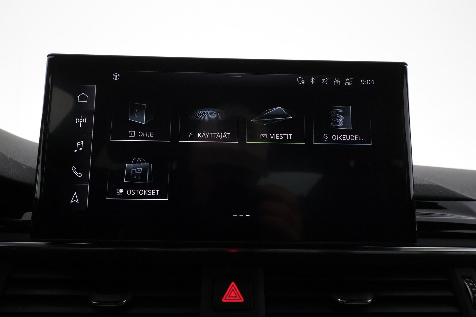 Audi A4 2022 Avant Business Advanced 40 TFSI 150 kW quattro S Line **Webasto / Adapt.vakkari / Matrix LED / Koukku / P.kamera** - S-Line sisäpaketti / 1-om. Suomi-auto / Merkkihuollettu / Tulossa Toimipisteeseen!