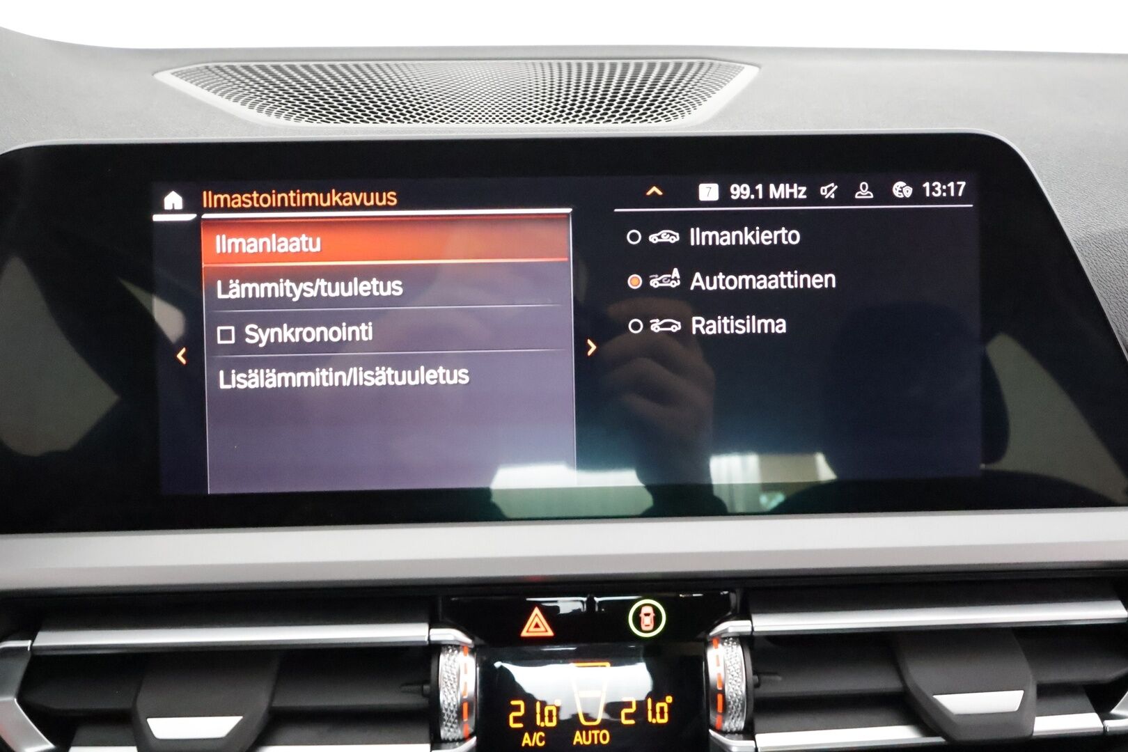 BMW 320 2022 G20 Sedan 320d A xDrive Business MHEV * Webasto / Koukku / LED / P.kamera / Navi / Kaistavahti / Digimittaristo * - HULLU BLACKWEEK 2,49% KORKOTARJOUS - Suomi-auto / Kahdet renkaat