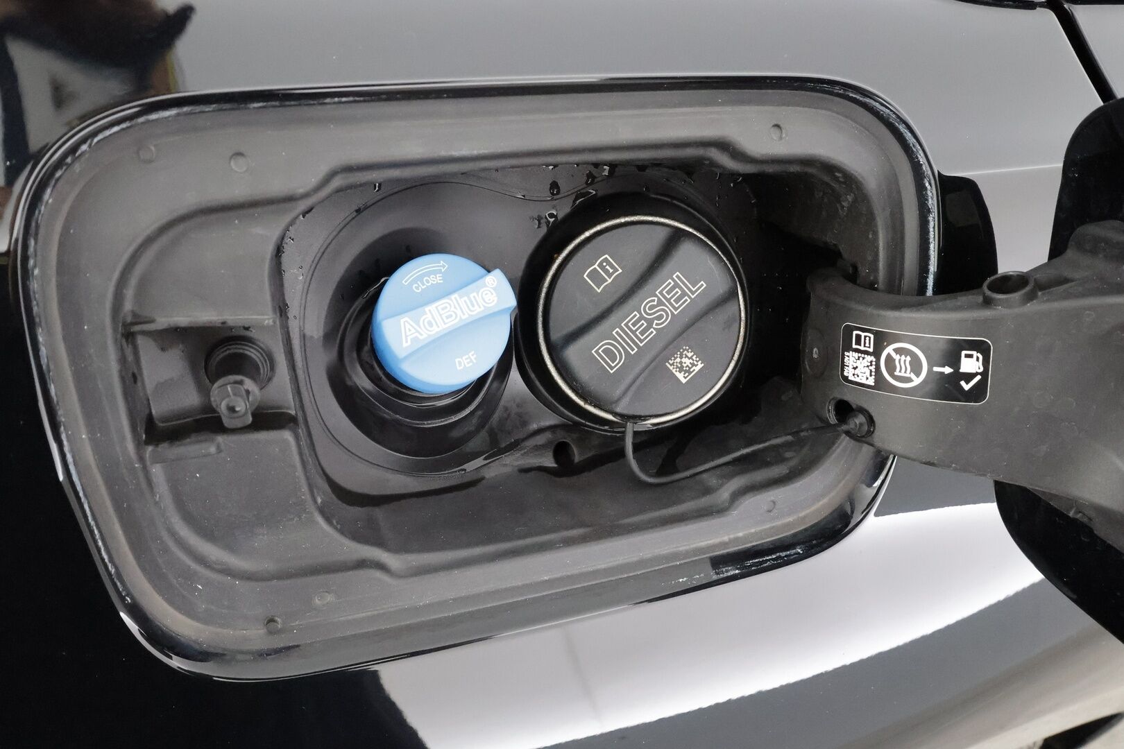 BMW 320 2022 G20 Sedan 320d A xDrive Business MHEV * Webasto / Koukku / LED / P.kamera / Navi / Kaistavahti / Digimittaristo * - Suomi-auto / Kahdet hyvä kuntoiset renkaat! 