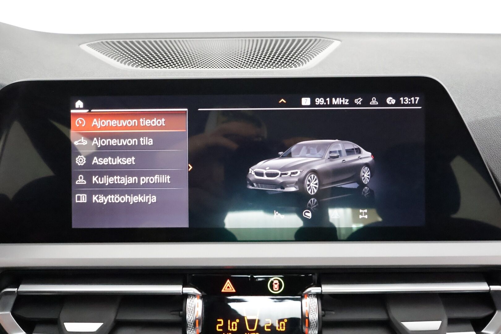 BMW 320 2022 G20 Sedan 320d A xDrive Business MHEV * Webasto / Koukku / LED / P.kamera / Navi / Kaistavahti / Digimittaristo * - HULLU BLACKWEEK 2,49% KORKOTARJOUS - Suomi-auto / Kahdet renkaat