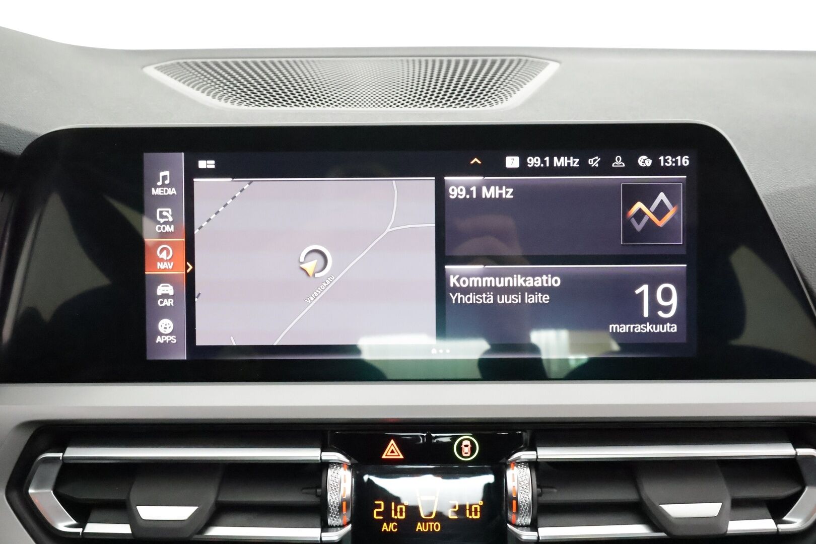 BMW 320 2022 G20 Sedan 320d A xDrive Business MHEV * Webasto / Koukku / LED / P.kamera / Navi / Kaistavahti / Digimittaristo * - Suomi-auto / Kahdet hyvä kuntoiset renkaat! 