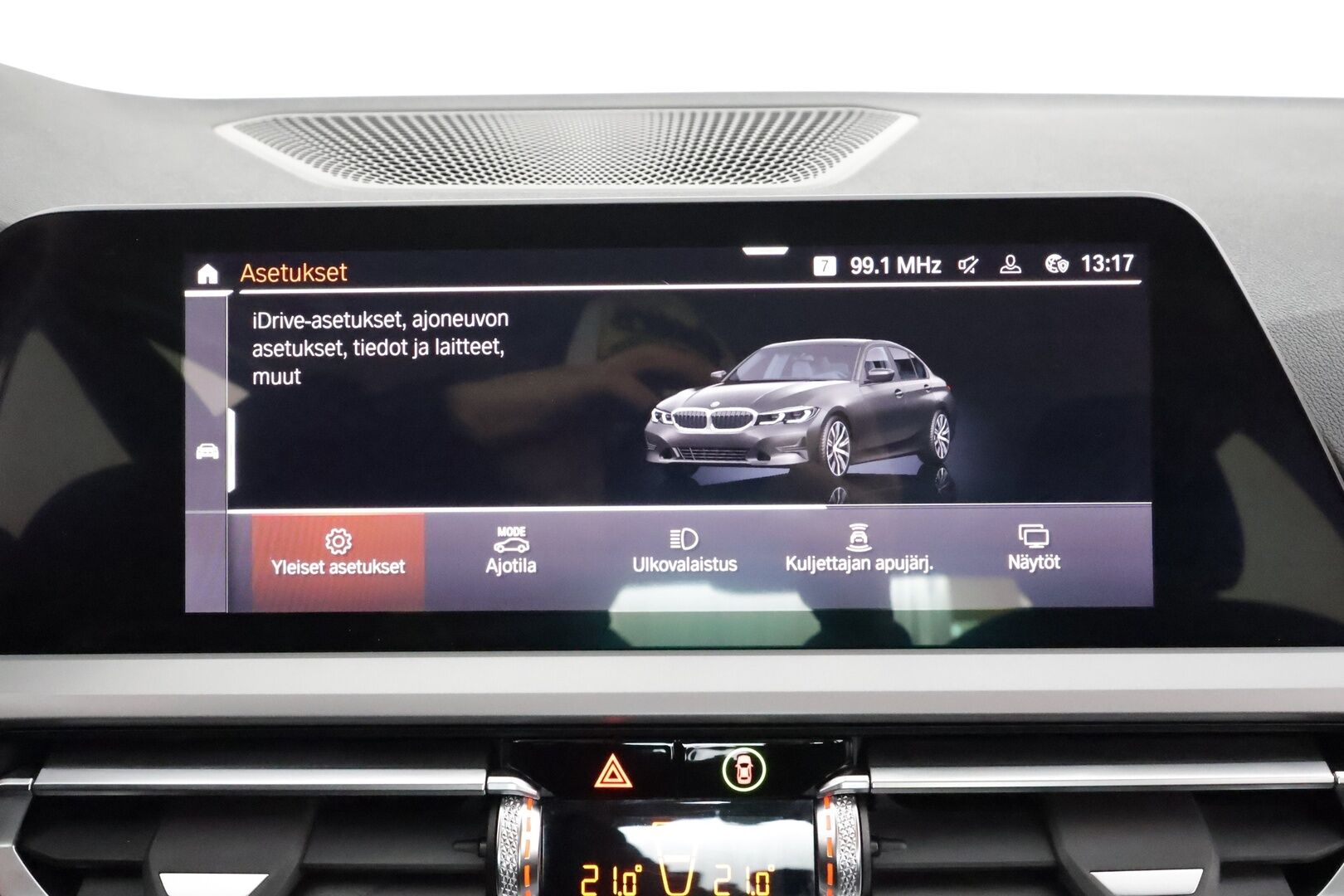 BMW 320 2022 G20 Sedan 320d A xDrive Business MHEV * Webasto / Koukku / LED / P.kamera / Navi / Kaistavahti / Digimittaristo * - HULLU BLACKWEEK 2,49% KORKOTARJOUS - Suomi-auto / Kahdet renkaat