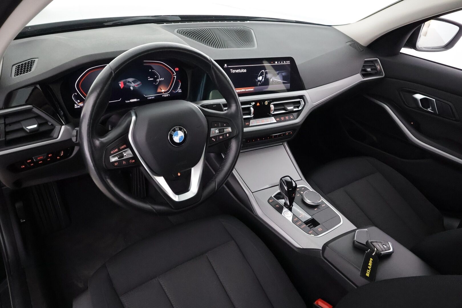 BMW 320 2022 G20 Sedan 320d A xDrive Business MHEV * Webasto / Koukku / LED / P.kamera / Navi / Kaistavahti / Digimittaristo * - Suomi-auto / Kahdet hyvä kuntoiset renkaat! 