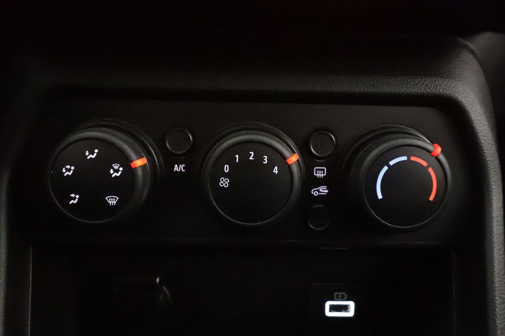 Dacia Sandero 2022 Stepway TCe 90 aut Comfort * Sisätilanlämmitin / Navi / Vakkari / P.Kamera / LED / Apple&Android / Katveavustin * - 1-om Suomi-auto / Kahdet renkaat - HULLUT AVAJAISHULINAT KORKOTARJOUS 3,29 %