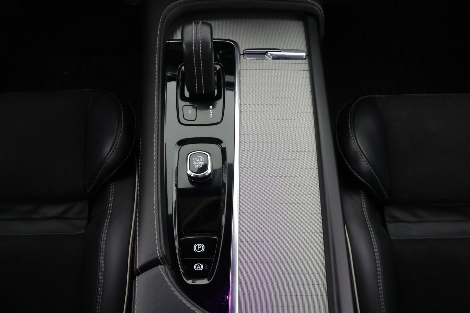 Volvo XC90 2022 T8 AWD Long Range High Performance R-Design aut *Bowers&Wilkins / 360° kamerat / Panorama / Ilma-alusta / Full-LED / Tehdaskoukku / Webasto* - 1-omisteinen Suomi-auto / Huippuvarusteet / Merkkiliikkeen huoltohistoria / Näyttävä