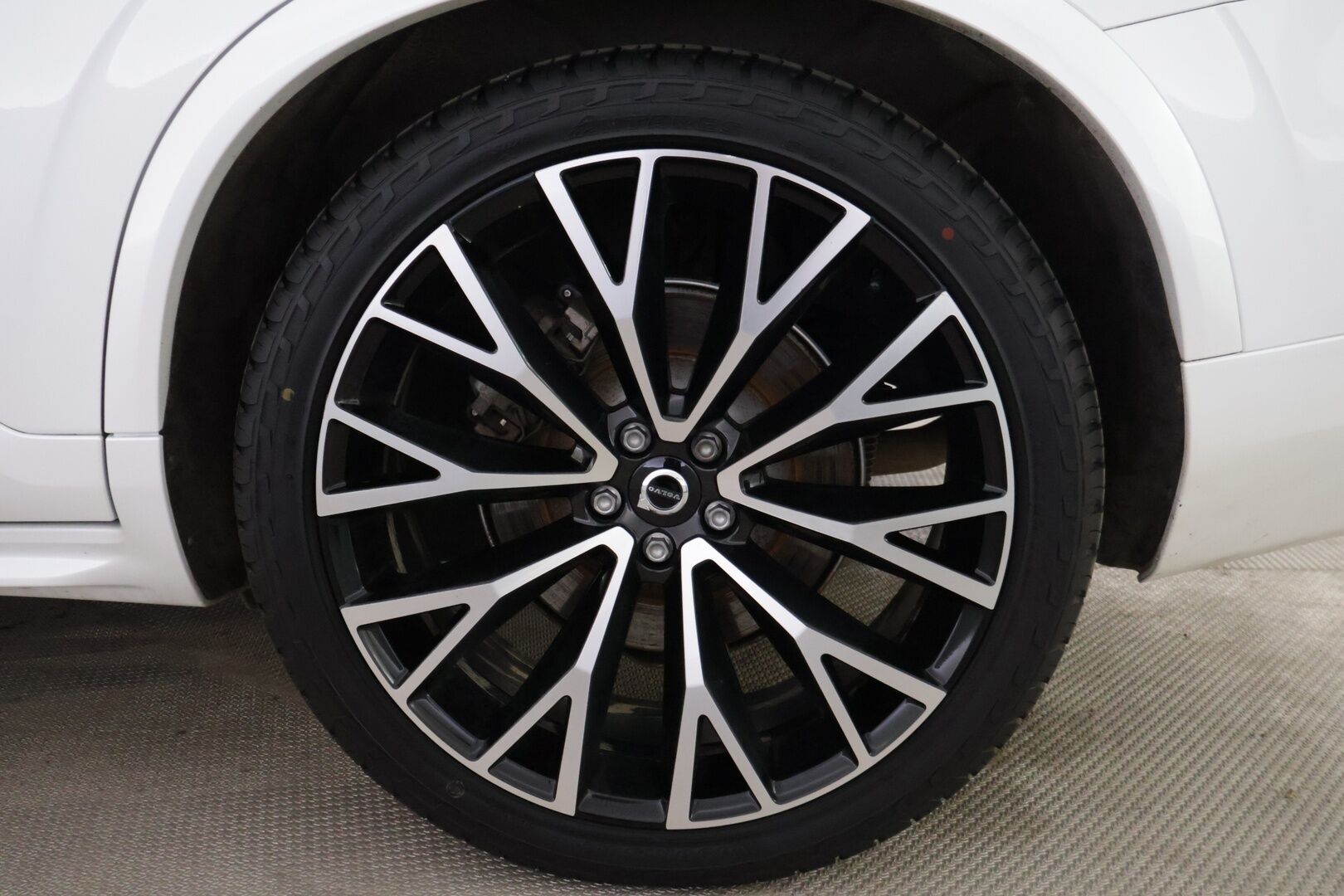 Volvo XC90 2022 T8 AWD Long Range High Performance R-Design aut *Bowers&Wilkins / 360° kamerat / Panorama / Ilma-alusta / Full-LED / Tehdaskoukku / Webasto* - 1-omisteinen Suomi-auto / Huippuvarusteet / Merkkiliikkeen huoltohistoria / Näyttävä