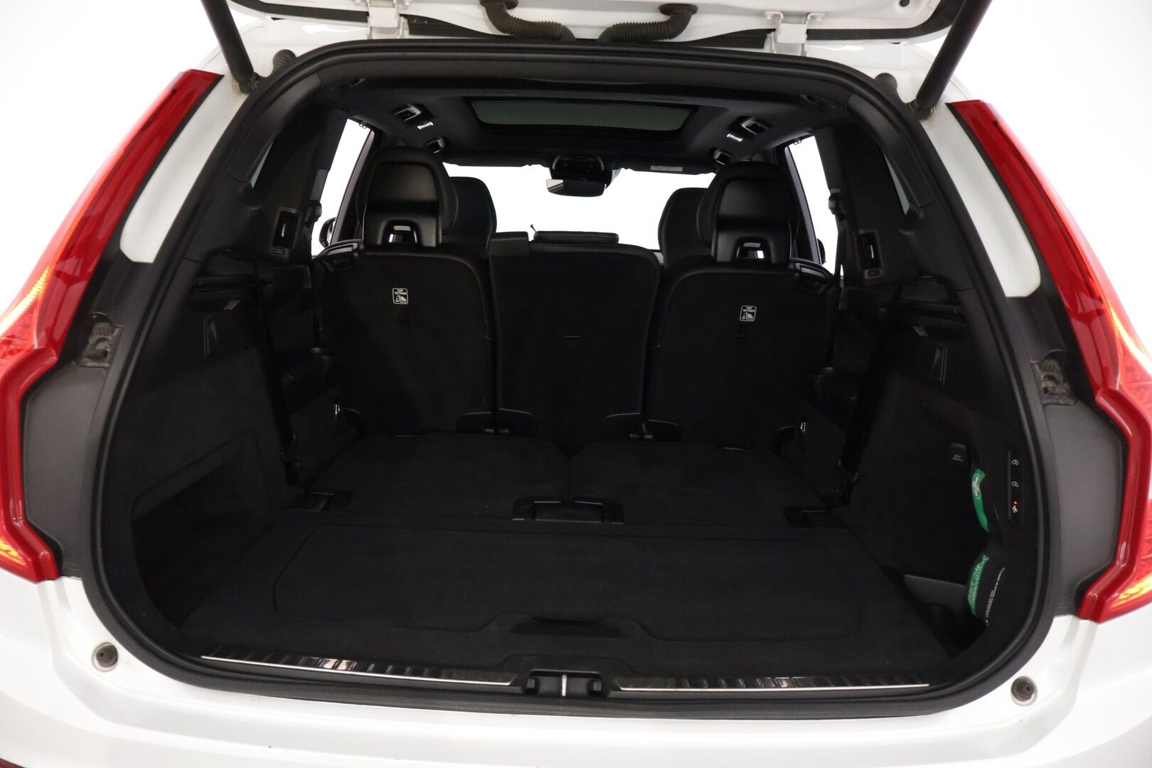 Volvo XC90 2022 T8 AWD Long Range High Performance R-Design aut *Bowers&Wilkins / 360° kamerat / Panorama / Ilma-alusta / Full-LED / Tehdaskoukku / Webasto* - 1-omisteinen Suomi-auto / Huippuvarusteet / Merkkiliikkeen huoltohistoria / Näyttävä