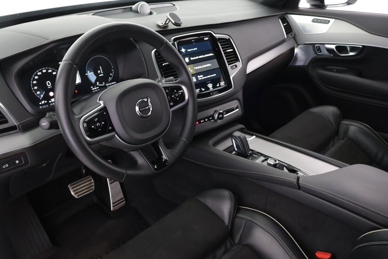 Volvo XC90 2022 T8 AWD Long Range High Performance R-Design aut *Bowers&Wilkins / 360° kamerat / Panorama / Ilma-alusta / Full-LED / Tehdaskoukku / Webasto* - 1-omisteinen Suomi-auto / Huippuvarusteet / Merkkiliikkeen huoltohistoria / Näyttävä