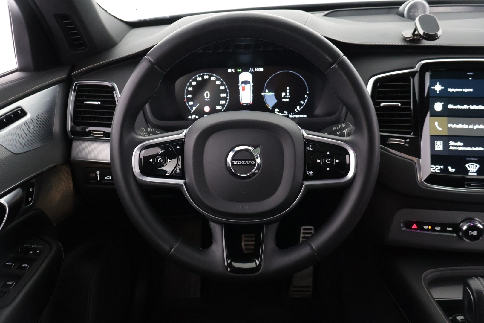 Volvo XC90 2022 T8 AWD Long Range High Performance R-Design aut *Bowers&Wilkins / 360° kamerat / Panorama / Ilma-alusta / Full-LED / Tehdaskoukku / Webasto* - 1-omisteinen Suomi-auto / Huippuvarusteet / Merkkiliikkeen huoltohistoria / Näyttävä