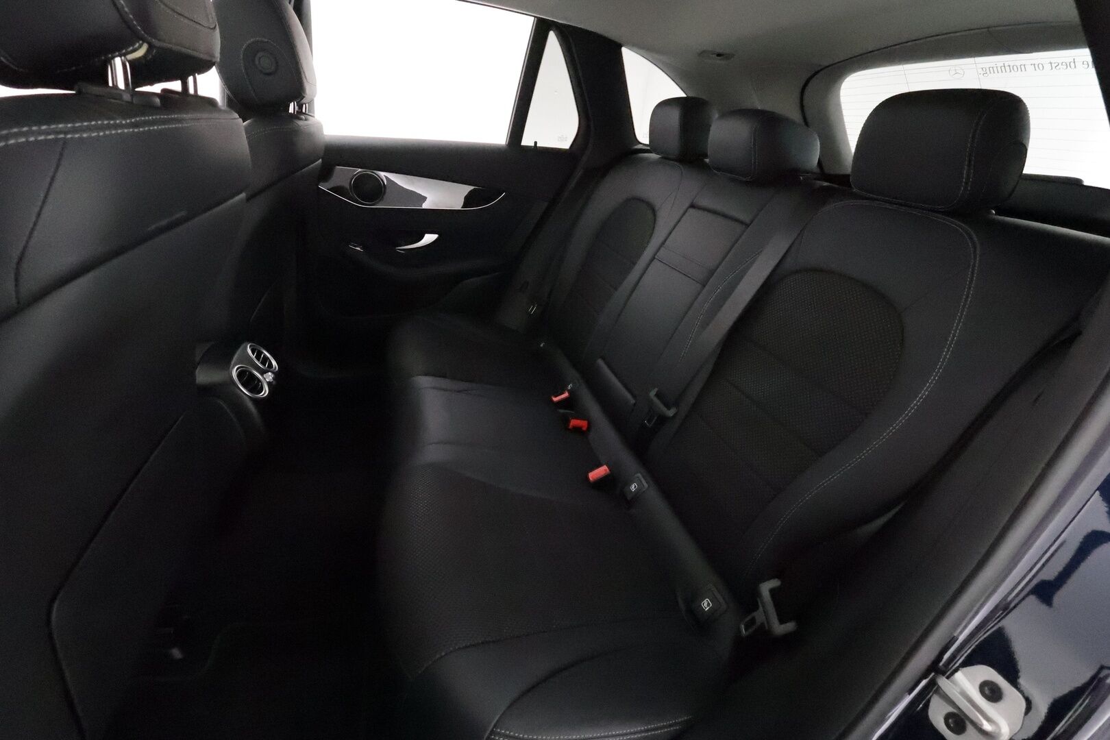 Mercedes-Benz GLC 2022 300 de 4MATIC A Business **Panorama / Distronic / Multibeam / P.kamera / Navi / Sporttipenkit / Koukku** - 3,99 % KORKOTARJOUS TÄHÄN AUTOON - 1-om Suomi-auto / Kahdet Renkaat
