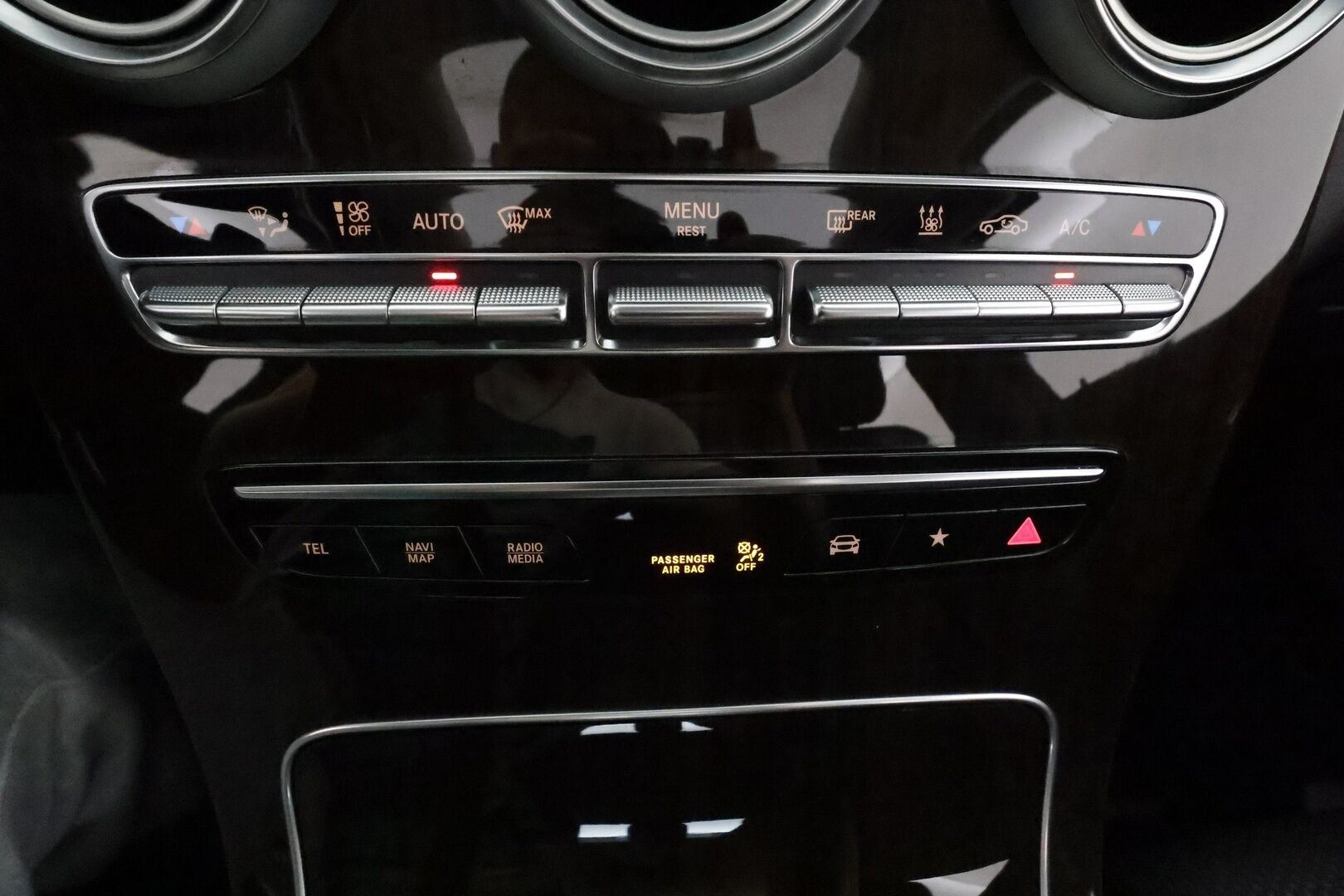 Mercedes-Benz GLC 2022 300 de 4MATIC A Business **Panorama / Distronic / Multibeam / P.kamera / Navi / Sporttipenkit / Koukku** - 3,99 % KORKOTARJOUS TÄHÄN AUTOON - 1-om Suomi-auto / Kahdet Renkaat