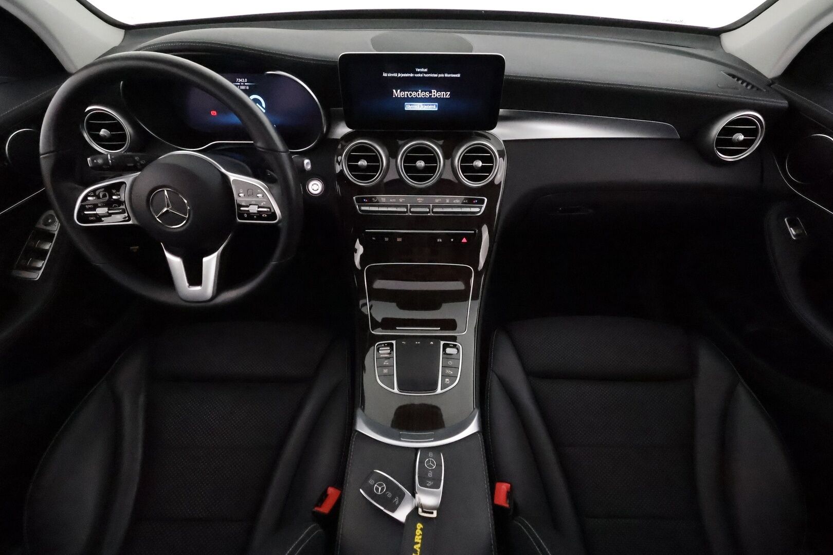 Mercedes-Benz GLC 2022 300 de 4MATIC A Business **Panorama / Distronic / Multibeam / P.kamera / Navi / Sporttipenkit / Koukku** - 3,99 % KORKOTARJOUS TÄHÄN AUTOON - 1-om Suomi-auto / Kahdet Renkaat
