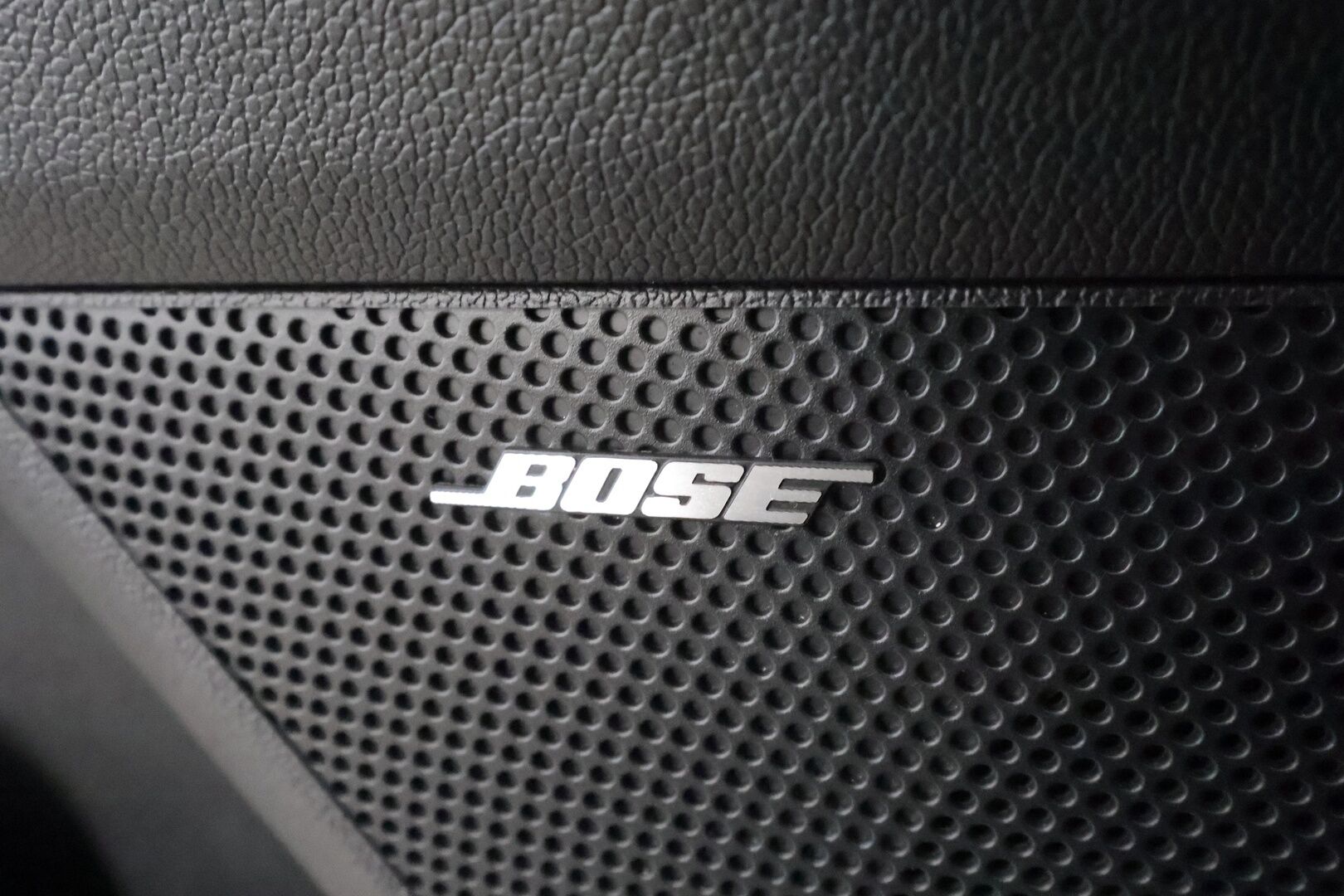 Kia Sorento 2022 1,6 T-GDI Hybrid AWD Business Premium AT 7-P * ACC / 360° / Bose / Sähköpenkit / Koukku / Navi / LED * - *Suomi-Auto / Lohkolämmitin / Digimittaristo / Kahdet renkaat / Merkkihuollettu*