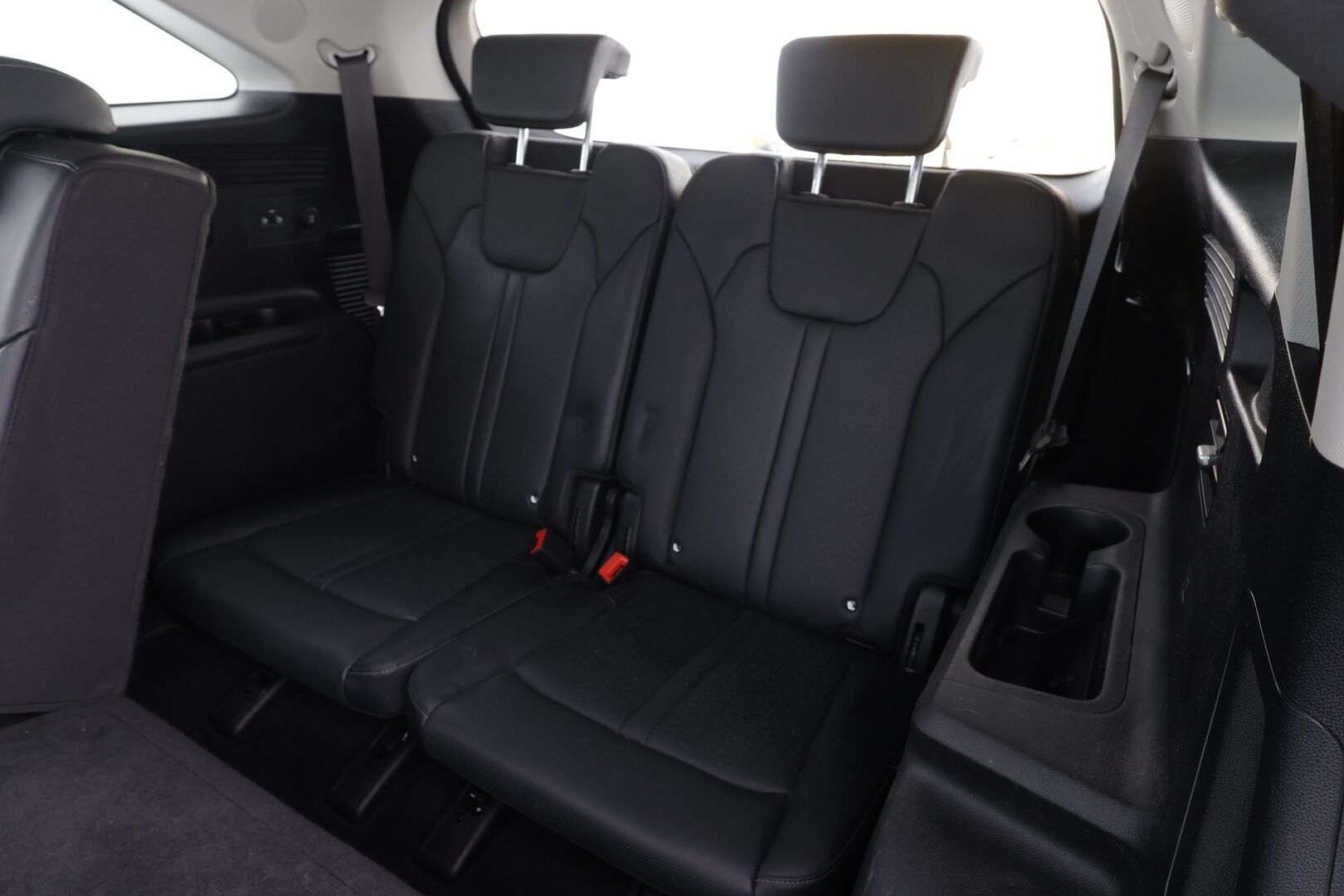 Kia Sorento 2022 1,6 T-GDI Hybrid AWD Business Premium AT 7-P * ACC / 360° / Bose / Sähköpenkit / Koukku / Navi / LED * - *Suomi-Auto / Lohkolämmitin / Digimittaristo / Kahdet renkaat / Merkkihuollettu*