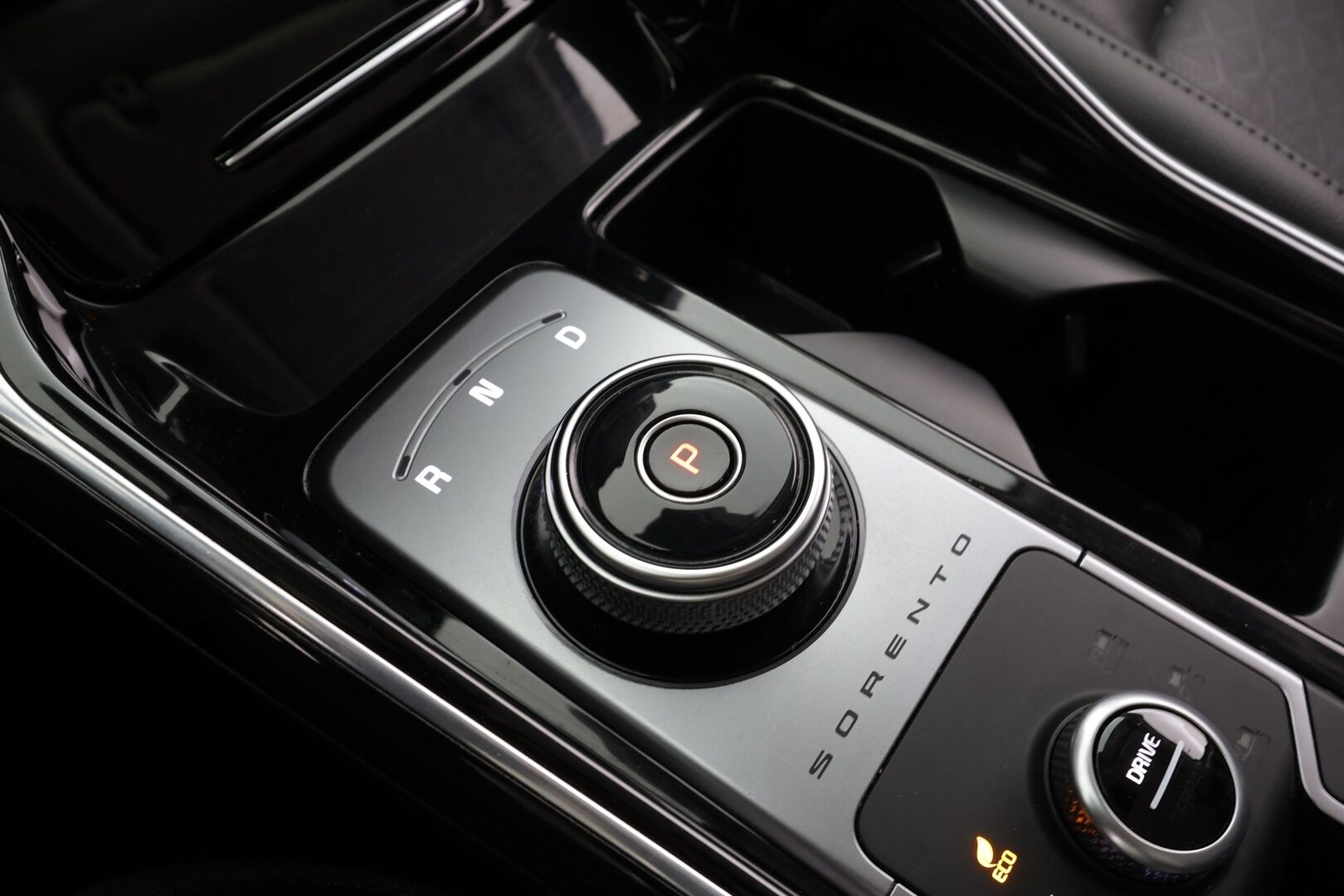 Kia Sorento 2022 1,6 T-GDI Hybrid AWD Business Premium AT 7-P * ACC / 360° / Bose / Sähköpenkit / Koukku / Navi / LED * - *Suomi-Auto / Lohkolämmitin / Digimittaristo / Kahdet renkaat / Merkkihuollettu*