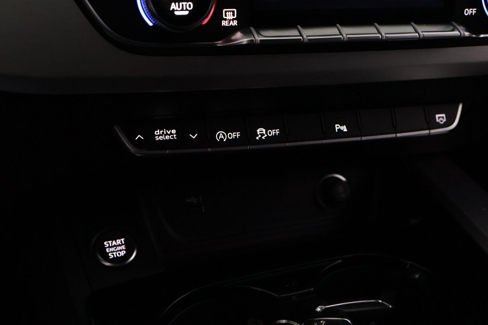 Audi A4 2022 Avant S-Line 40 TFSI quattro 2.0 TFSI MHEV quattro 150 kW S Tronic - | S-Line | ACC | Webasto | Matrix LED | S-Koukku | P-Kamera | Sporttipenkit | Apple&Android | Suomiauto |