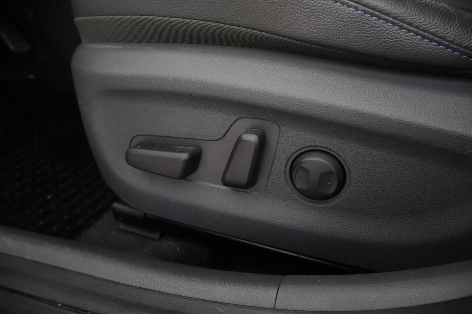 Hyundai IONIQ PLUG-IN 2017 1,6 plug-in 141 hv 6-DCT Style - ACC | Muistipenkki | P-Kamera | Tutkat | Digimittaristo | LED 