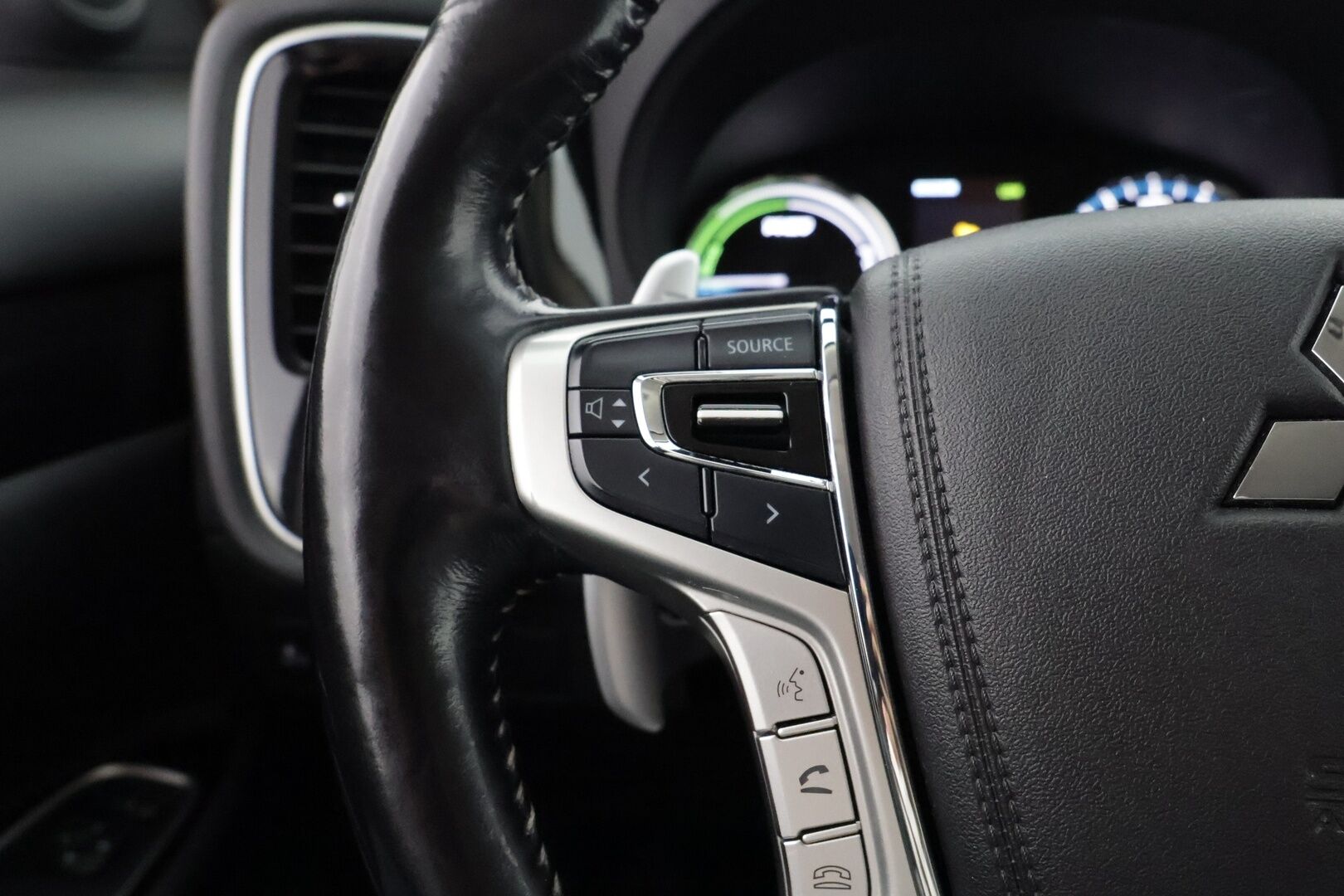 Mitsubishi Outlander PHEV 2018 Instyle Navi 4WD 5P - Adapt.Vakkari / Suomi-auto / KeyLessGo / P-kamera / Ratinlämmitin / 