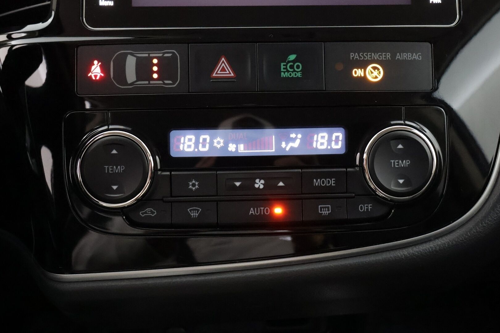 Mitsubishi Outlander PHEV 2018 Instyle Navi 4WD 5P - Adapt.Vakkari | Suomi-auto | KeyLessGo | P-kamera | Ratinlämmitin