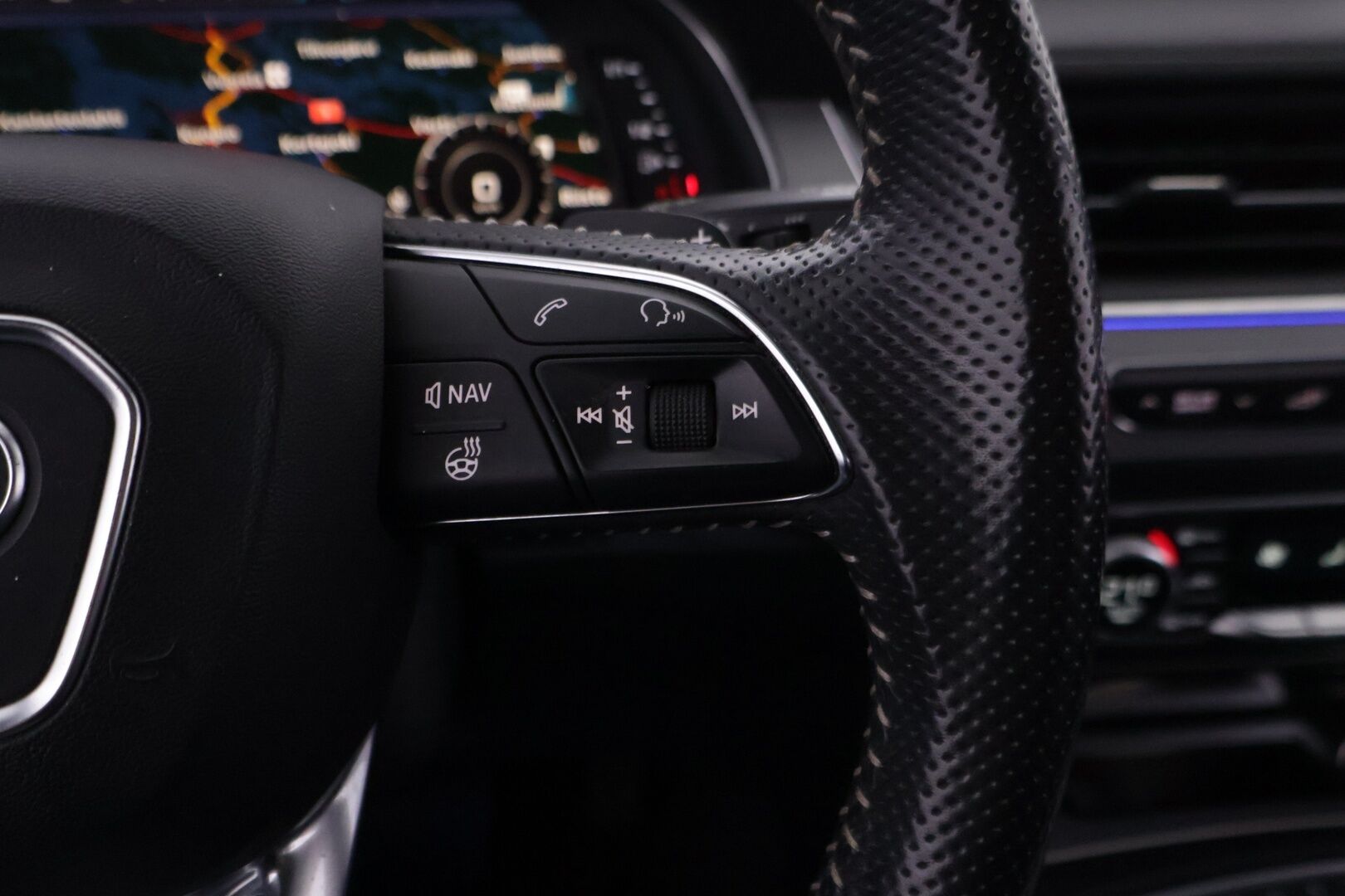 Audi Q7 2017 Business 3,0 V6 TDI e-tron quattro tiptronic S-Line - 2x S-line | Webasto | ACC | B&O 3D | HUD | Ilma-alusta | Panorama | Matrix | Timanttinahat