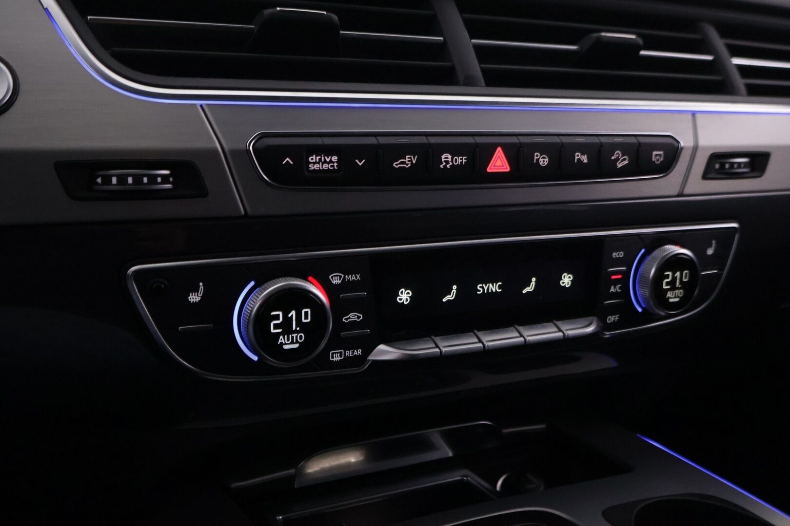 Audi Q7 2017 Business 3,0 V6 TDI e-tron quattro tiptronic S-Line - 2x S-line | Webasto | ACC | B&O 3D | HUD | Ilma-alusta | Panorama | Matrix | Timanttinahat