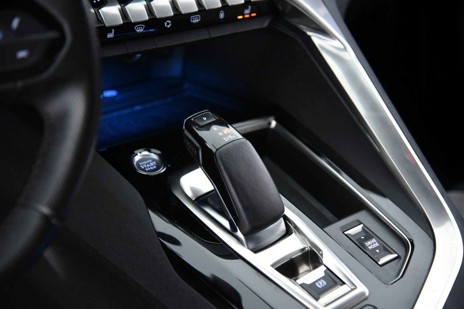 Peugeot 3008 2020 GT-line / Adapt. vak / 360 / KeyLess / Blis /  Digimittaristo - Led ajovalot / 2x renkaat / 