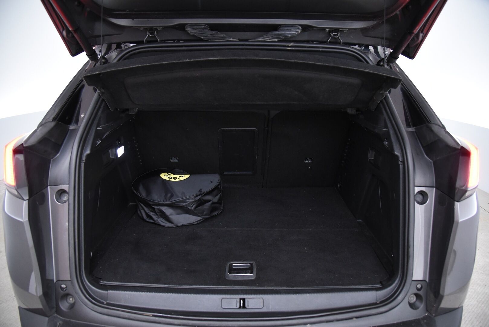 Peugeot 3008 2020 GT-line / Adapt. vak / 360 / KeyLess / Blis /  Digimittaristo - Led ajovalot / 2x renkaat / 