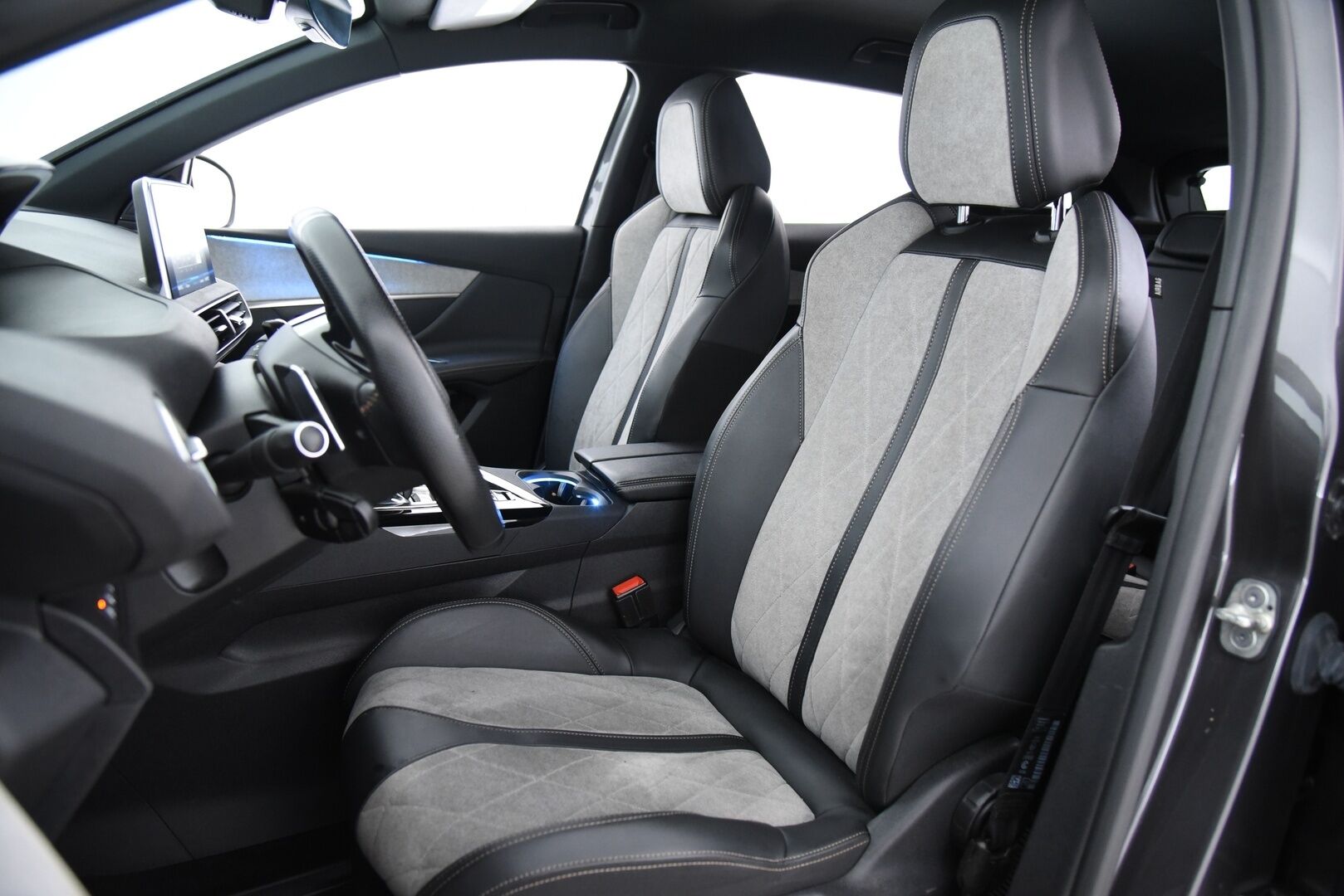 Peugeot 3008 2020 GT-line / Adapt. vak / 360 / KeyLess / Blis /  Digimittaristo - Led ajovalot / 2x renkaat / 