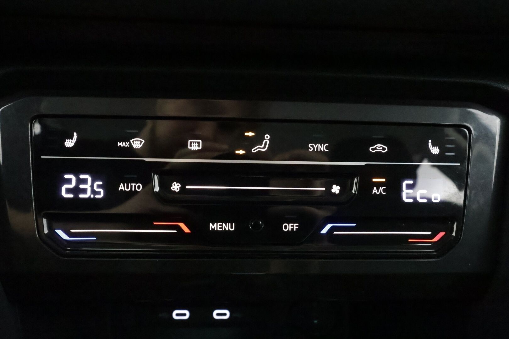 Volkswagen Tiguan 2022 Style eHybrid 180 kW DSG * ACC / Koukku / IQ-Light Matrix LED / P.kamera / Keyless / Sporttipenkit * - Suomi-auto / Kahdet Renkaat / Koti & Kauppalaturi - HULLUT AVAJAISHULINAT KORKOTARJOUS 3,29 %