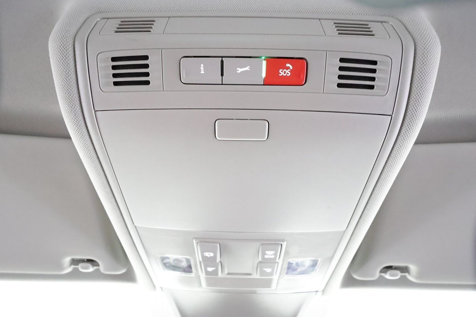 Volkswagen Tiguan 2022 Style eHybrid 180 kW DSG * ACC / Koukku / IQ-Light Matrix LED / P.kamera / Keyless / Sporttipenkit * - Suomi-auto / Kahdet Renkaat / Koti & Kauppalaturi - HULLUT AVAJAISHULINAT KORKOTARJOUS 3,29 %