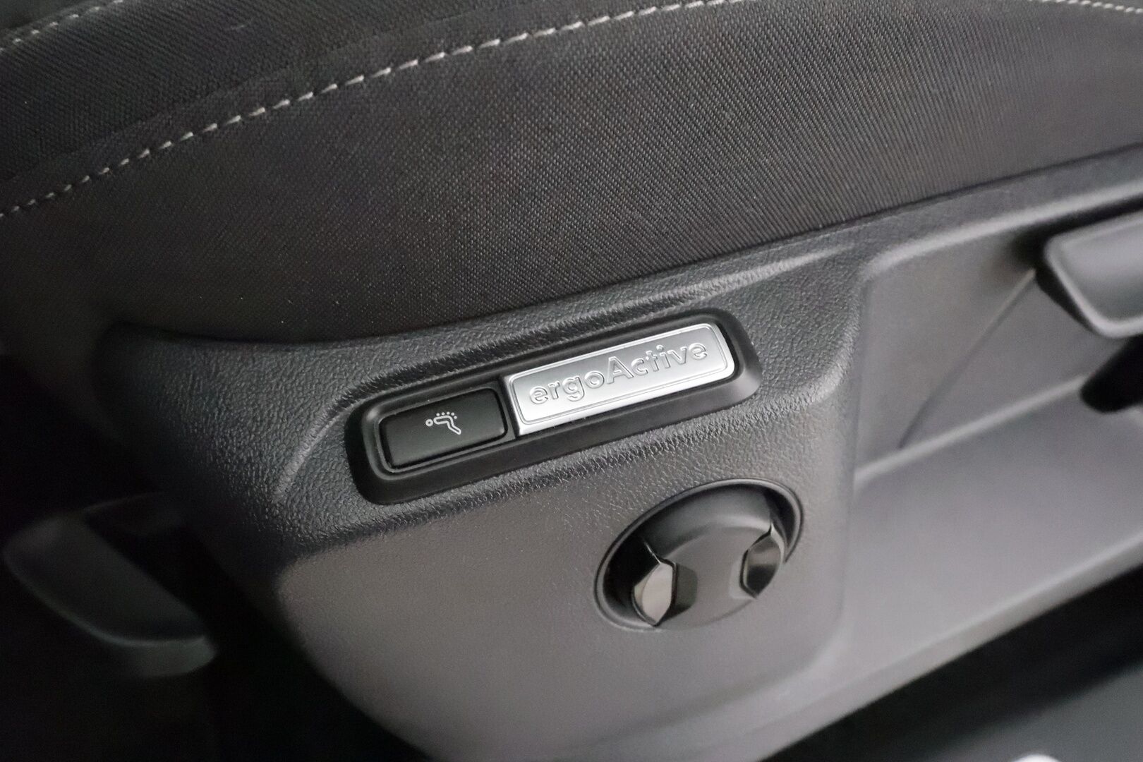 Volkswagen Tiguan 2022 Style eHybrid 180 kW DSG * ACC / Koukku / IQ-Light Matrix LED / P.kamera / Keyless / Sporttipenkit * - Suomi-auto / Kahdet Renkaat / Koti & Kauppalaturi - HULLUT AVAJAISHULINAT KORKOTARJOUS 3,29 %