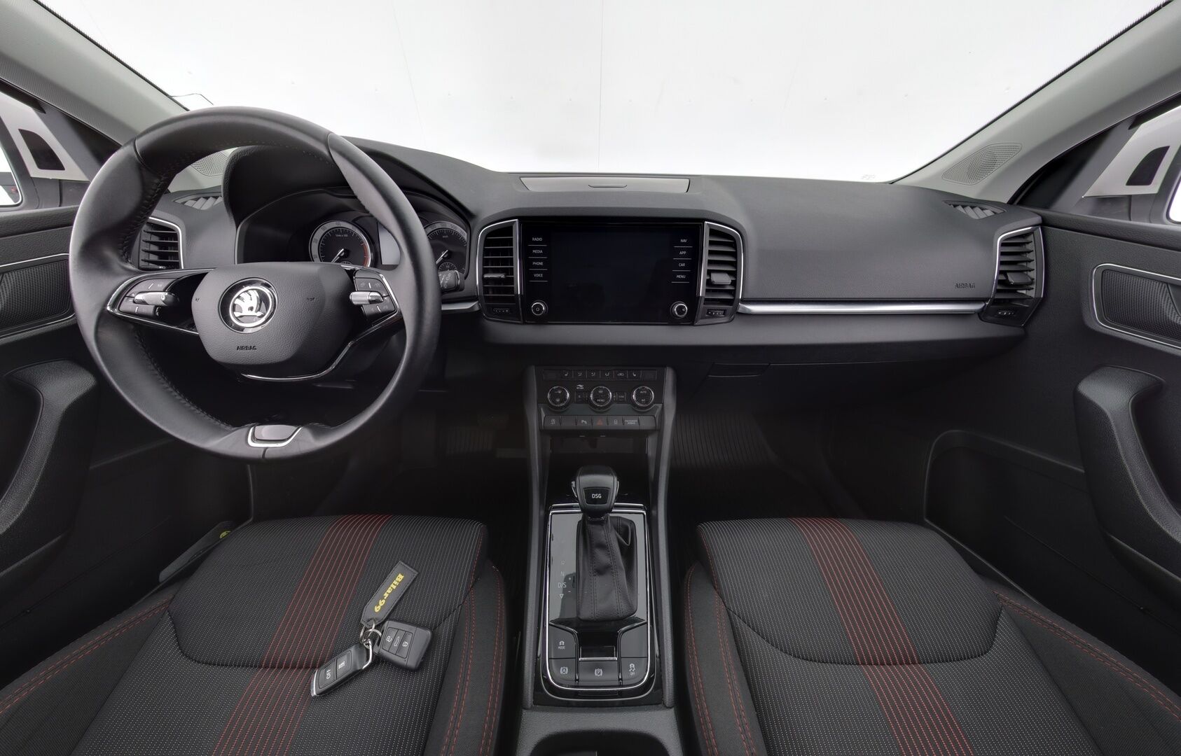 Skoda Karoq 2022 1.5 TSI Style BusinessLine DSG Autom. 1-om. Suomi-auto / Webasto / Adapt. Vakkari / Kaistavahti / P-kamera / LED-valot / Navi / KeylessGo / 2x renkaat - 1-om. Suomi-auto uudemmalla paremmalla tekniikalla 