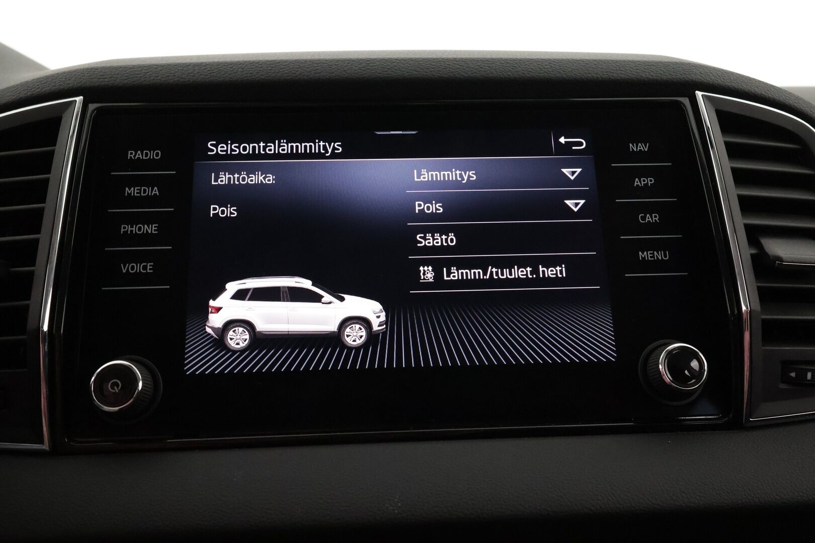 Skoda Karoq 2022 1.5 TSI Style BusinessLine DSG Autom. 1-om. Suomi-auto / Webasto / Adapt. Vakkari / Kaistavahti / P-kamera / LED-valot / Navi / KeylessGo / 2x renkaat - 1-om. Suomi-auto uudemmalla paremmalla tekniikalla 