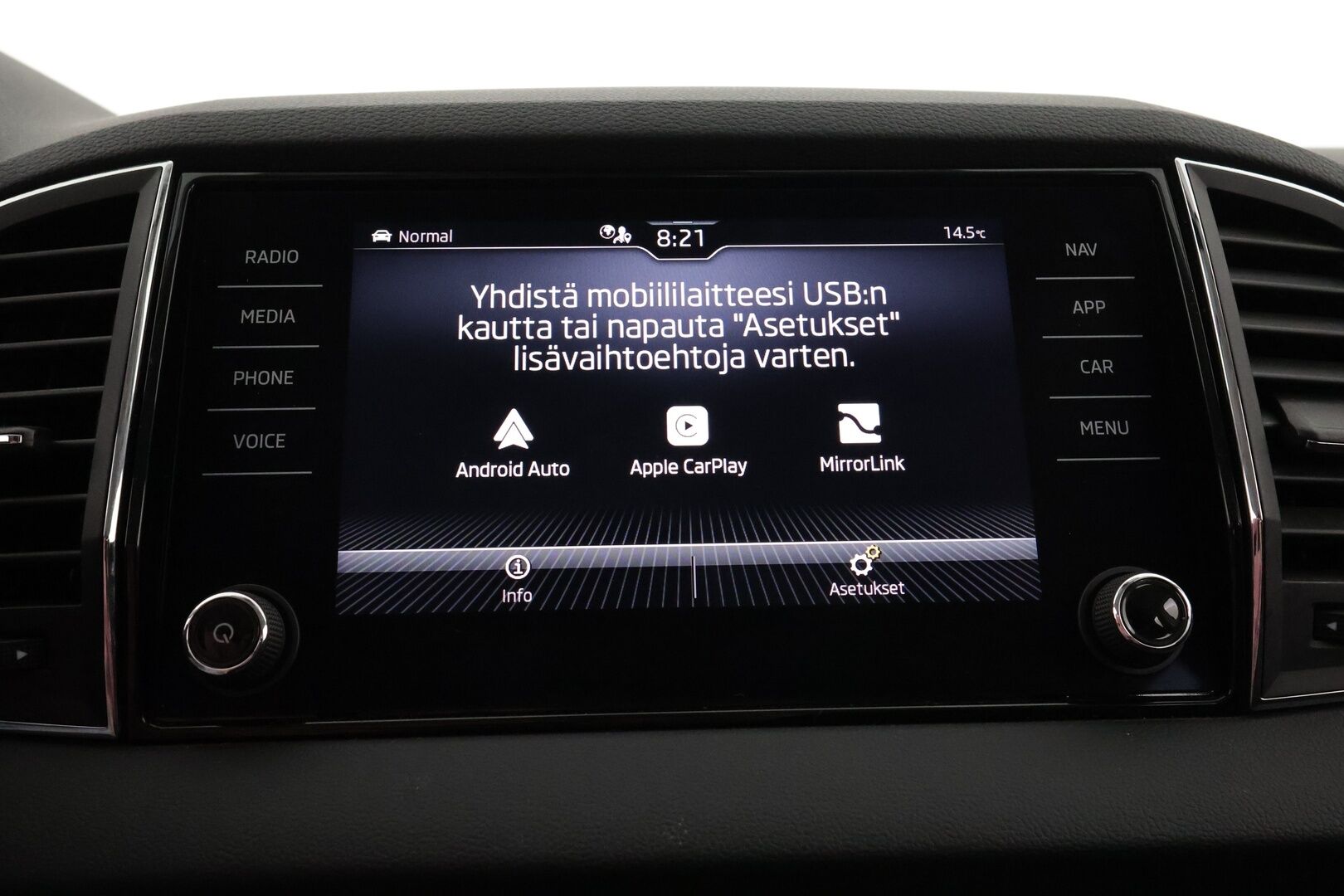 Skoda Karoq 2022 1.5 TSI Style BusinessLine DSG Autom. 1-om. Suomi-auto / Webasto / Adapt. Vakkari / Kaistavahti / P-kamera / LED-valot / Navi / KeylessGo / 2x renkaat - 1-om. Suomi-auto uudemmalla paremmalla tekniikalla 