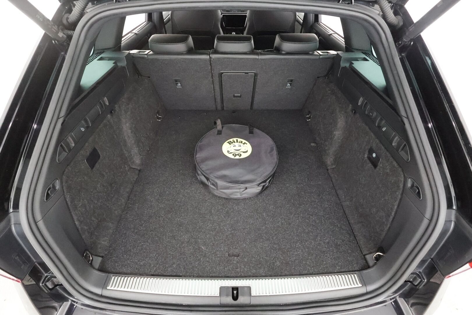 Skoda Superb 2022 Combi 1.4 TSI PHEV SportLine iV DSG Autom. - | ACC | Canton | Muisitpenkki | Puolinahat | LED | P.kamera | Keyless | Digimittaristo | Apple&Android | 1.Om Suomi-auto | Kahdet Renkaat | Merkkihuollettu |