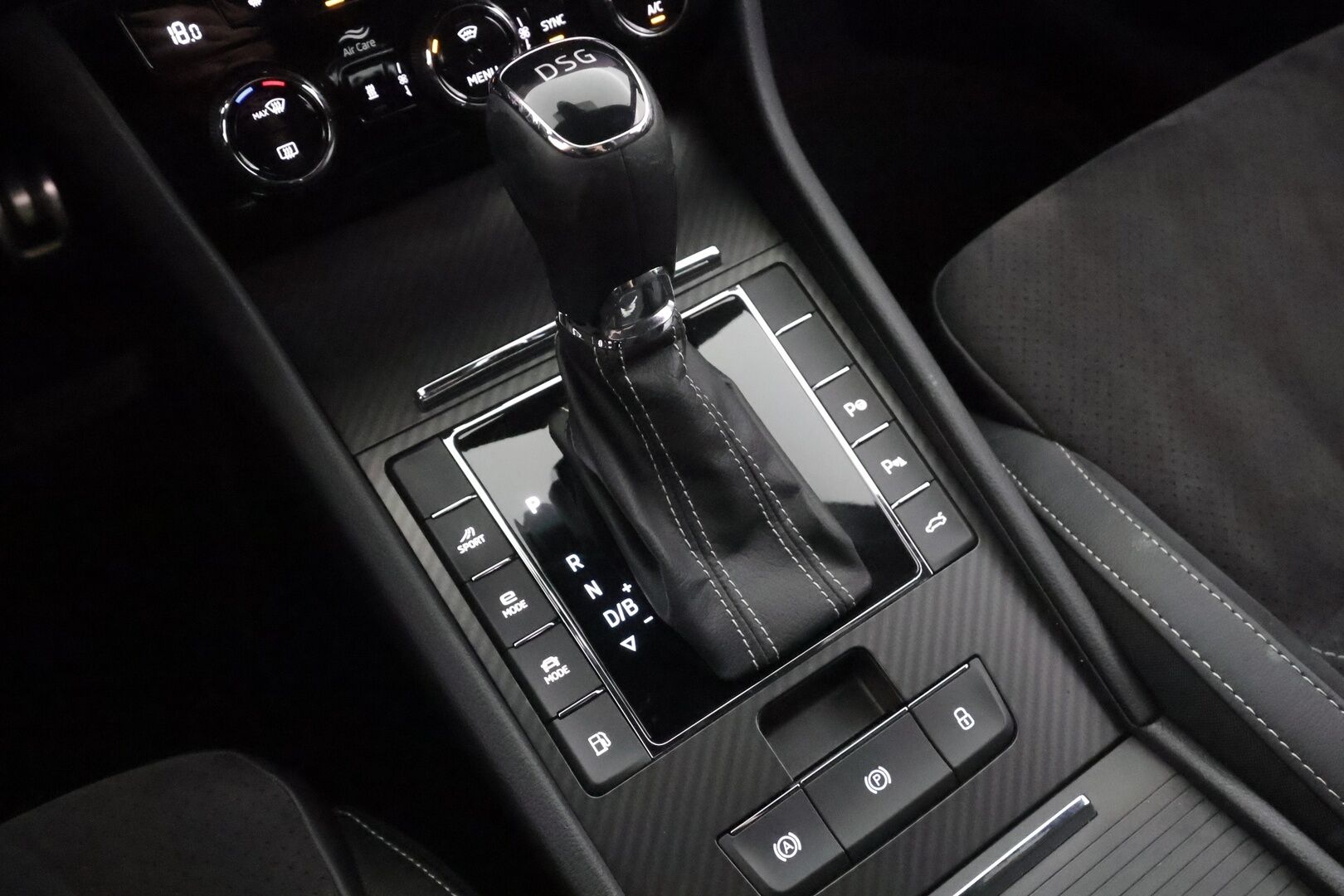 Skoda Superb 2022 Combi 1.4 TSI PHEV SportLine iV DSG Autom. - | ACC | Canton | Muisitpenkki | Puolinahat | LED | P.kamera | Keyless | Digimittaristo | Apple&Android | 1.Om Suomi-auto | Kahdet Renkaat | Merkkihuollettu |