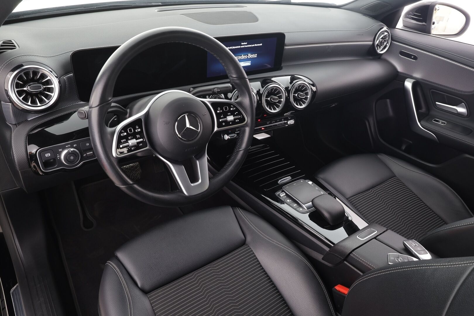 Mercedes-Benz CLA 2022 250 e A Shooting Brake Business * Widescreen / Multibeam / P.kamera / Sportpenkki / Navi / Kaistavahti / Keyless * - 1-om Suomi-auto / 2x Latauskaapelit / Kahdet renkaat aluvanteilla