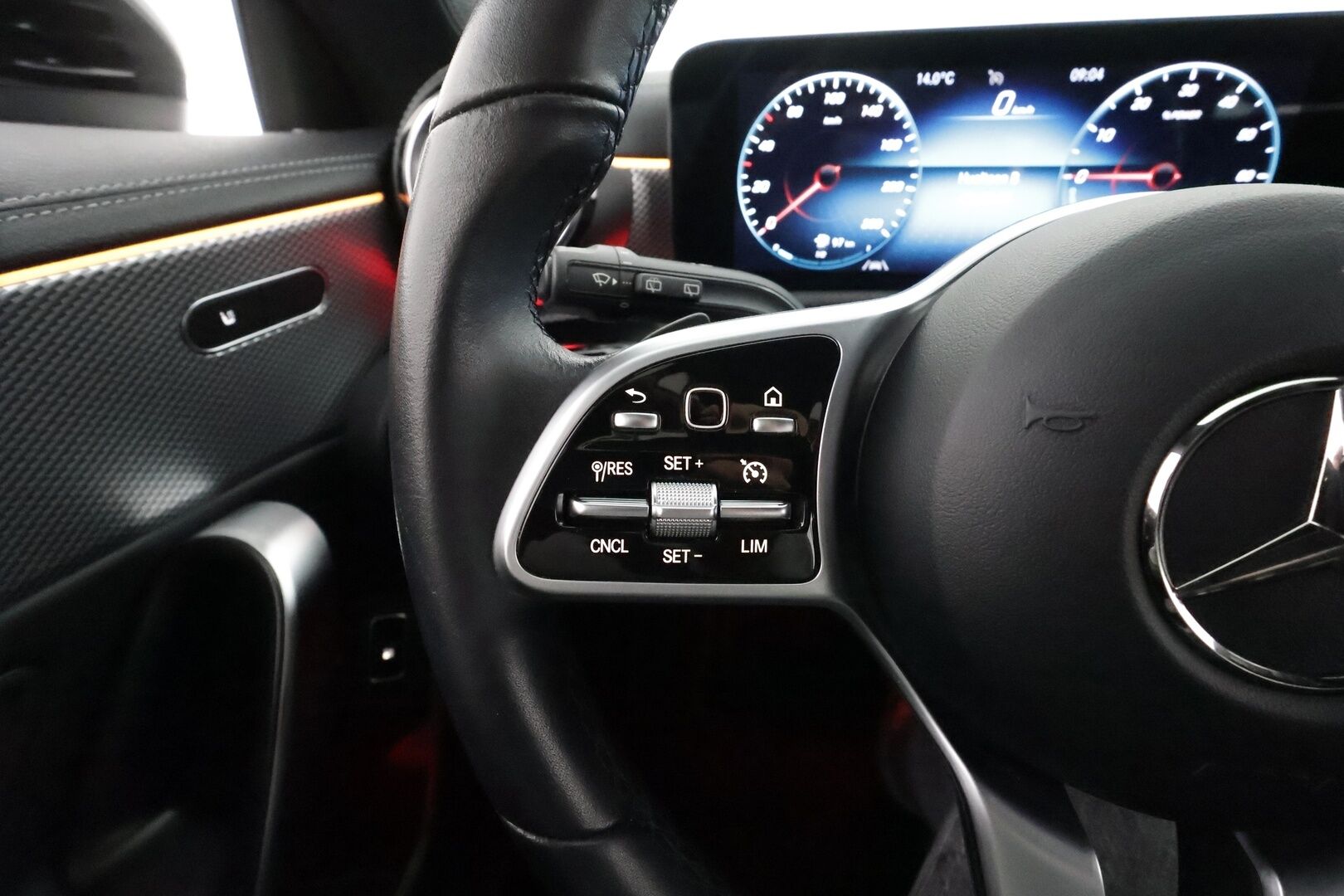 Mercedes-Benz CLA 2022 250 e A Shooting Brake Business * Widescreen / Multibeam / P.kamera / Sportpenkki / Navi / Kaistavahti / Keyless * - 1-om Suomi-auto / 2x Latauskaapelit / Kahdet renkaat aluvanteilla