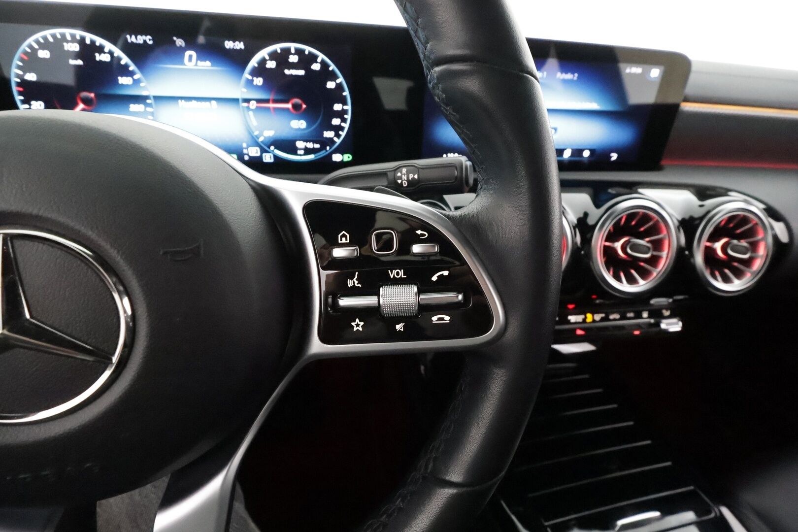 Mercedes-Benz CLA 2022 250 e A Shooting Brake Business * Widescreen / Multibeam / P.kamera / Sportpenkki / Navi / Kaistavahti / Keyless * - 1-om Suomi-auto / 2x Latauskaapelit / Kahdet renkaat aluvanteilla