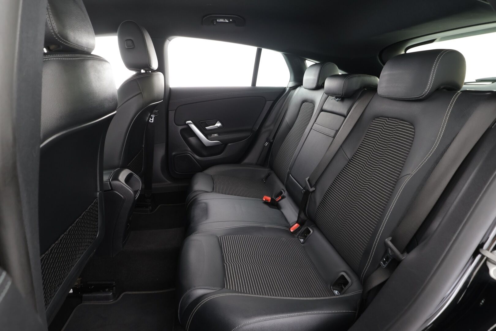 Mercedes-Benz CLA 2022 250 e A Shooting Brake Business * Widescreen / Multibeam / P.kamera / Sportpenkki / Navi / Kaistavahti / Keyless * - 1-om Suomi-auto / 2x Latauskaapelit / Kahdet renkaat aluvanteilla