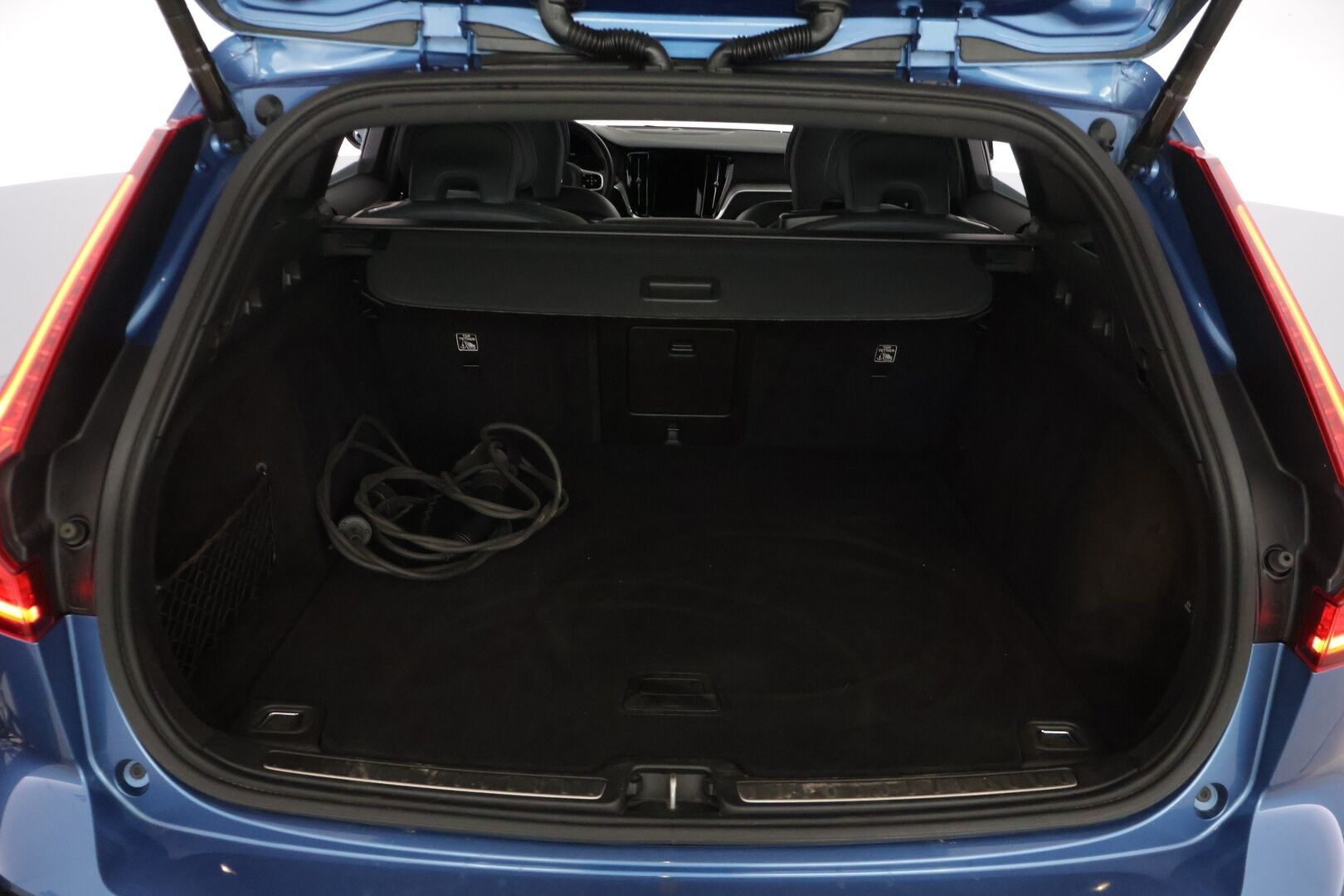 Volvo V60 2021 T8 TwE AWD R-Design aut *H&K / HUD / 360° / Panorama / Tehdaskoukku / Adapt. vakkari / Webasto* - *Volvo Exterior Styling Kit / Jakohihna vaihdettu 2025 / Huippuvarusteet*