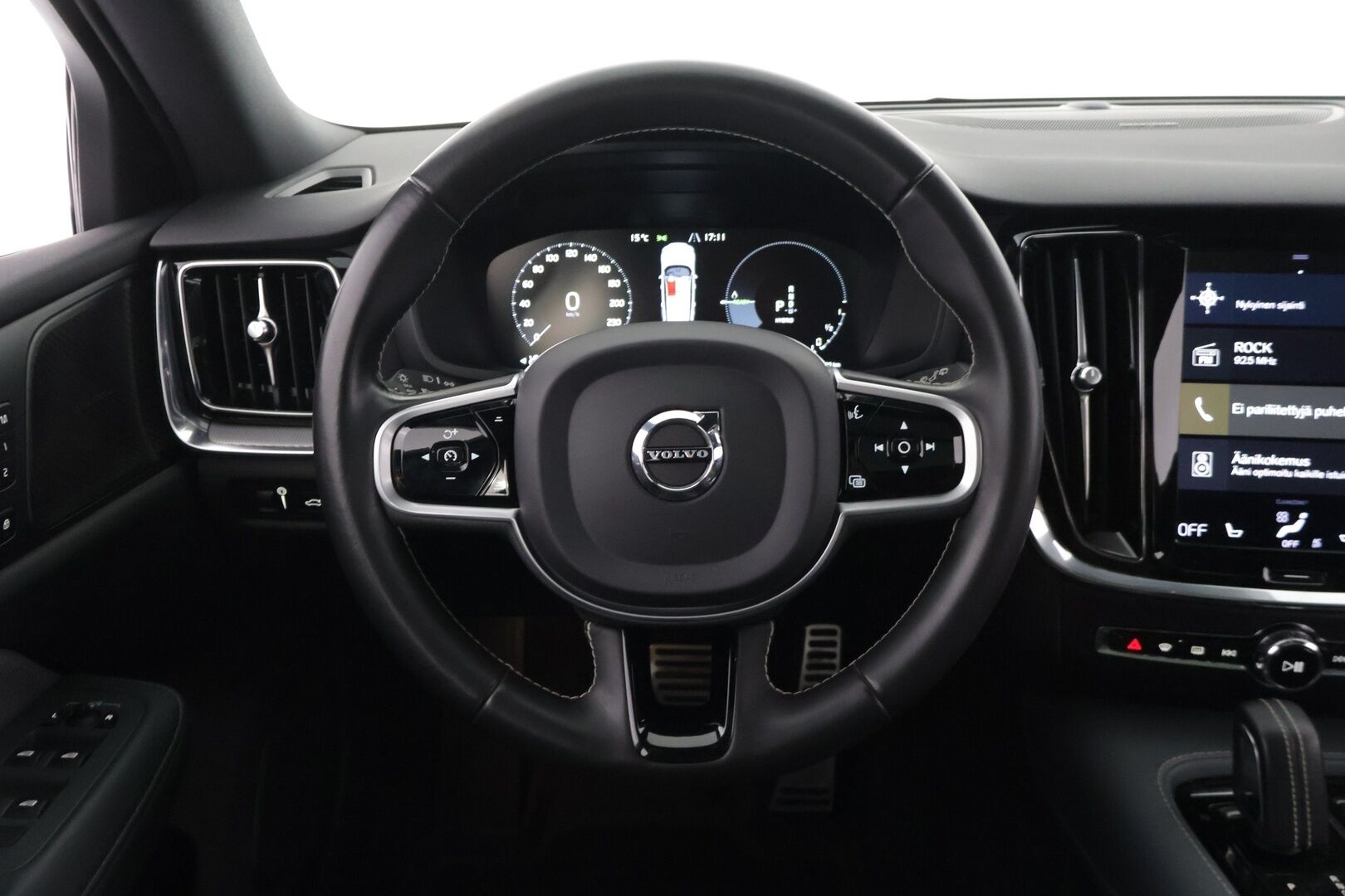 Volvo V60 2021 T8 TwE AWD R-Design aut *H&K / HUD / 360° / Panorama / Tehdaskoukku / Adapt. vakkari / Webasto* - *Volvo Exterior Styling Kit / Jakohihna vaihdettu 2025 / Huippuvarusteet*