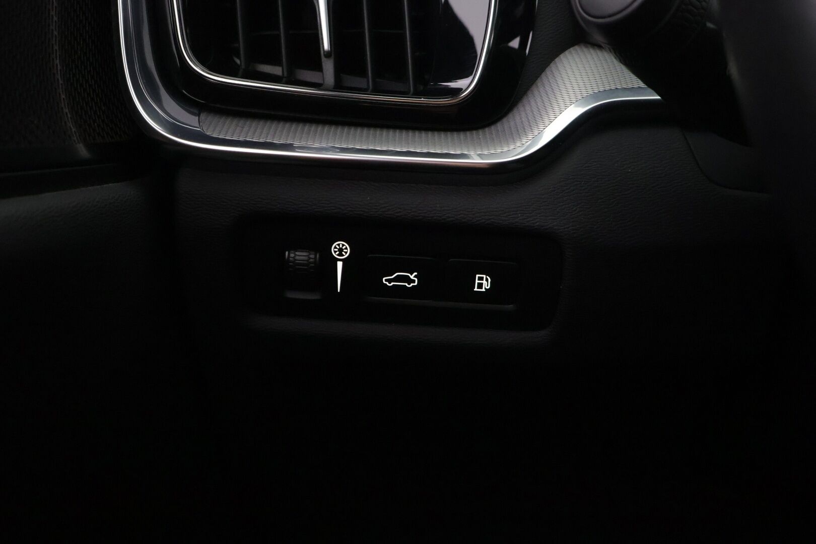 Volvo V60 2021 T8 TwE AWD R-Design aut *H&K / HUD / 360° / Panorama / Tehdaskoukku / Adapt. vakkari / Webasto* - *Volvo Exterior Styling Kit / Jakohihna vaihdettu 2025 / Huippuvarusteet*