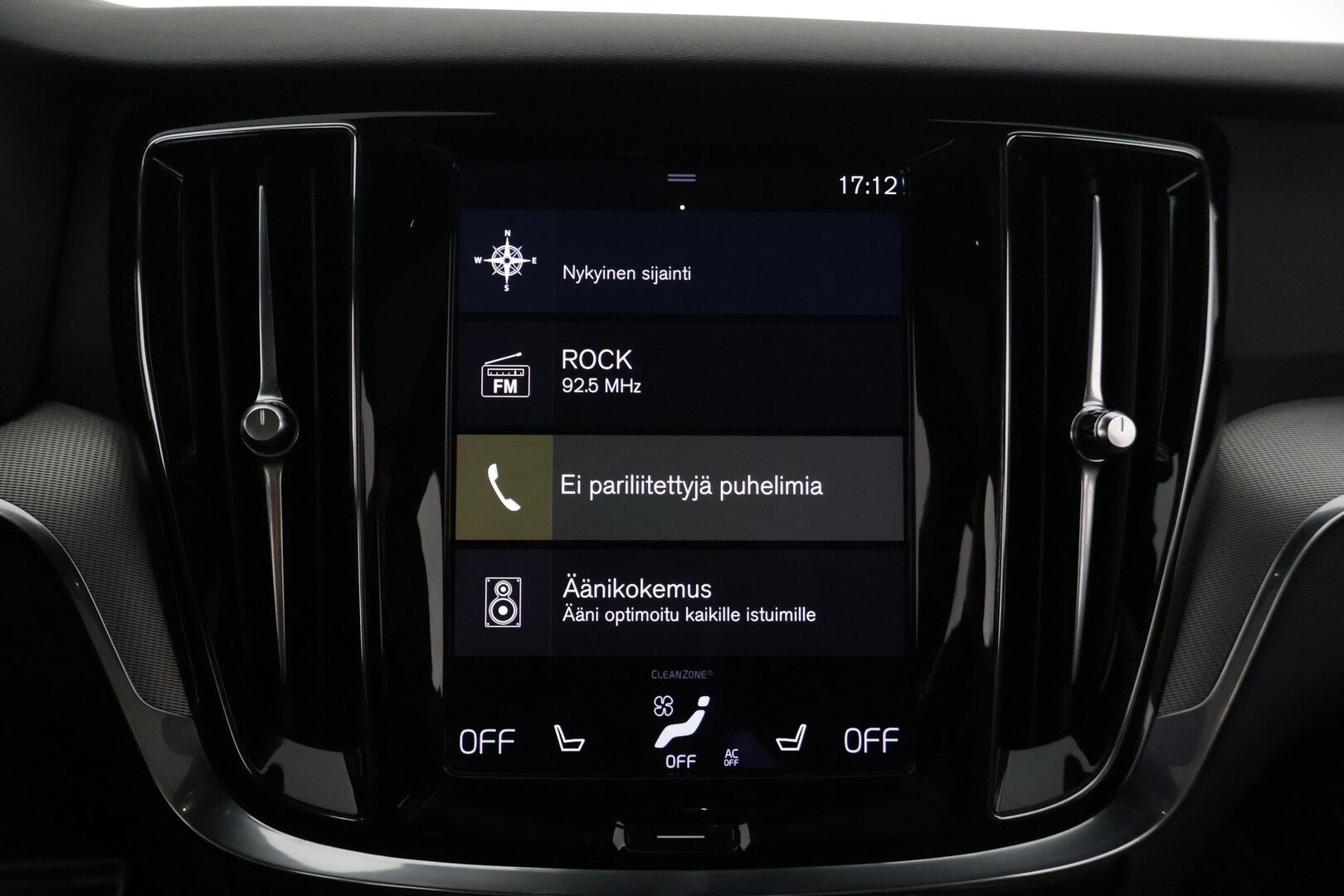 Volvo V60 2021 T8 TwE AWD R-Design aut *H&K / HUD / 360° / Panorama / Tehdaskoukku / Adapt. vakkari / Webasto* - *Volvo Exterior Styling Kit / Jakohihna vaihdettu 2025 / Huippuvarusteet*