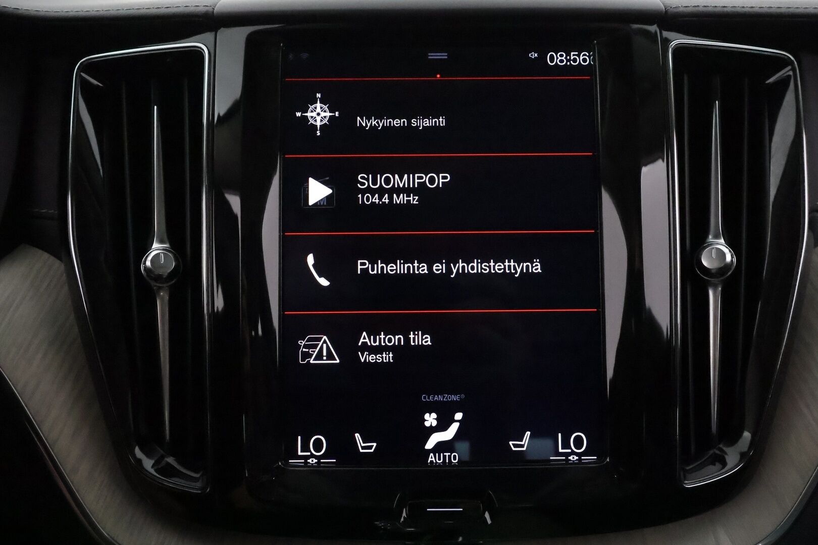 Volvo XC60 2020 T8 TwE AWD Inscription aut **H&K / Panorama / Muistipenkit / 360.kamera / Koukku / Full LED / Webasto** - 3,99 % KORKOTARJOUS TÄHÄN AUTOON - Merkkihuollettu / Kahdet renkaat aluvanteilla / KeylessGo / Digimittaristo / BLIS / Musta nahkasisusta / Penkinlämmittimet takana