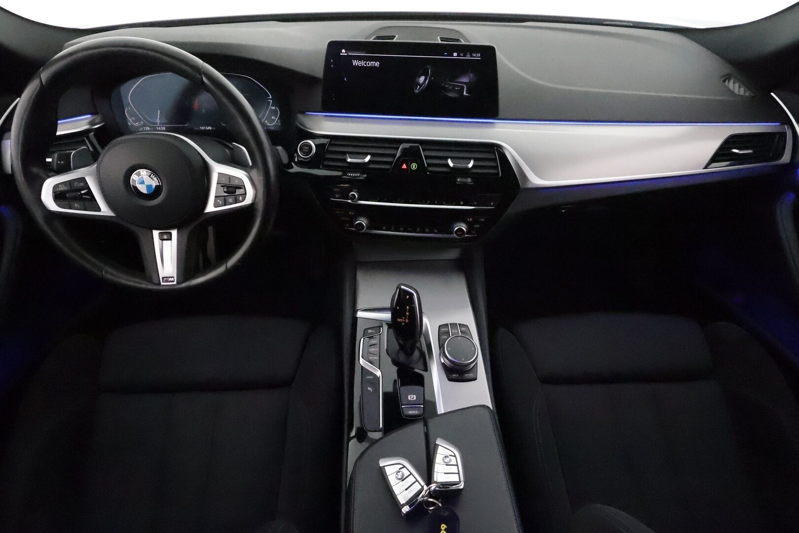 BMW 530 2020 G30 Sedan 530e A Charged Edition M Sport *Vakkari / Hifi / Sporttipenkit / Navi / LED / P.kamera / Digimittaristo* - Kahdet renkaat aluvanteilla