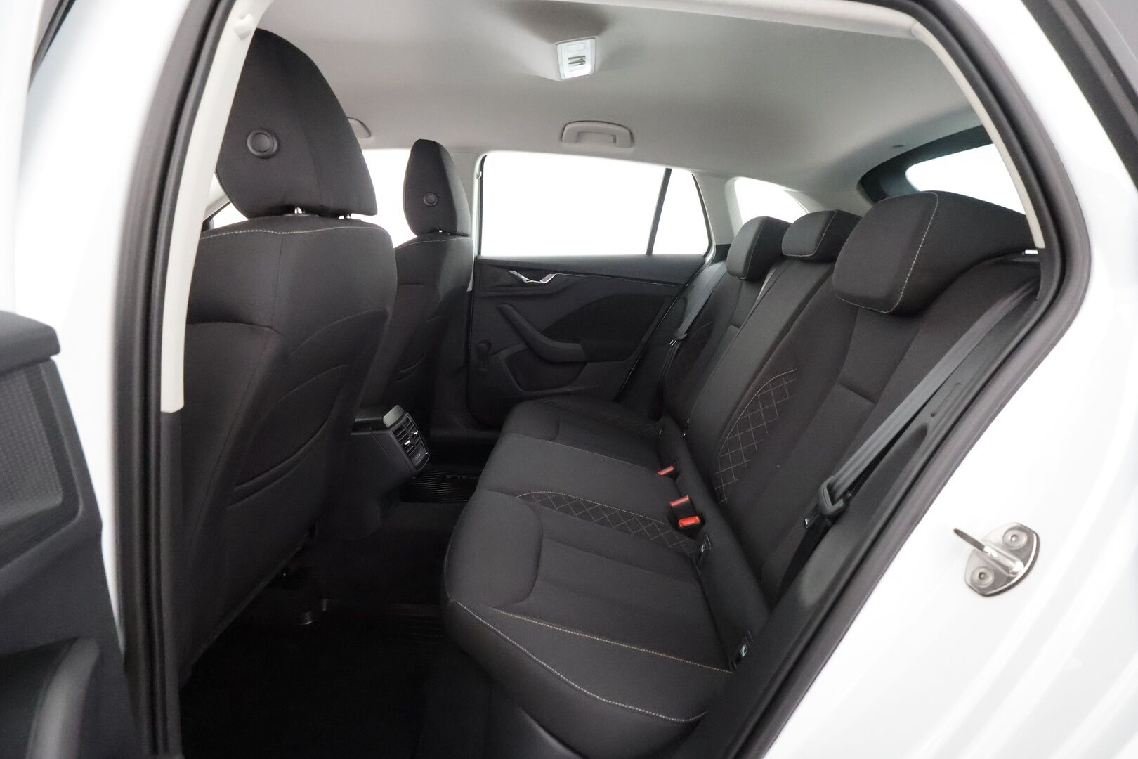 Skoda Scala 2022 1.0 TSI 110 Ambition DSG Autom. - | Vakkari | LED | Lohko+sisälämmitin | Lane Assist | Front Assist | Iso navi | Apple & Android | P.tutka | Merkkihuollot | 2x renkaat aluin | 